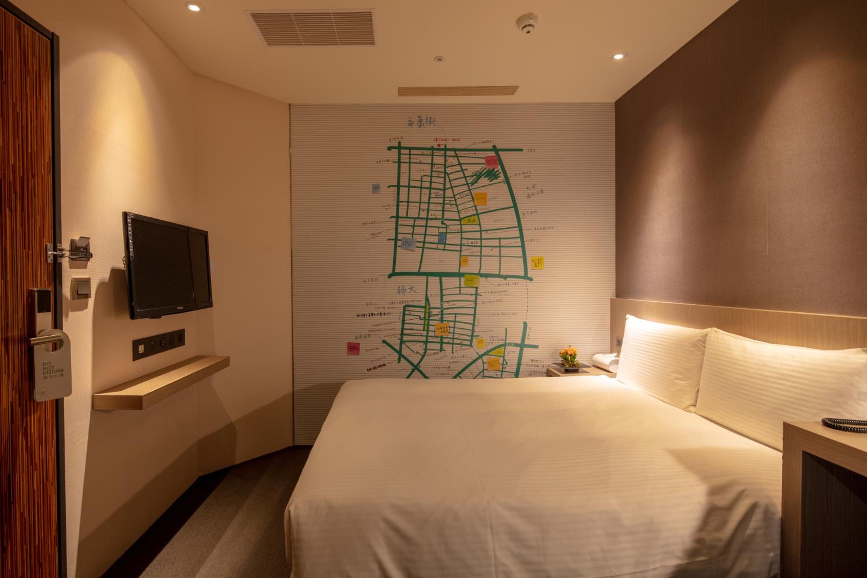Standard Double Room - No Window photo 1