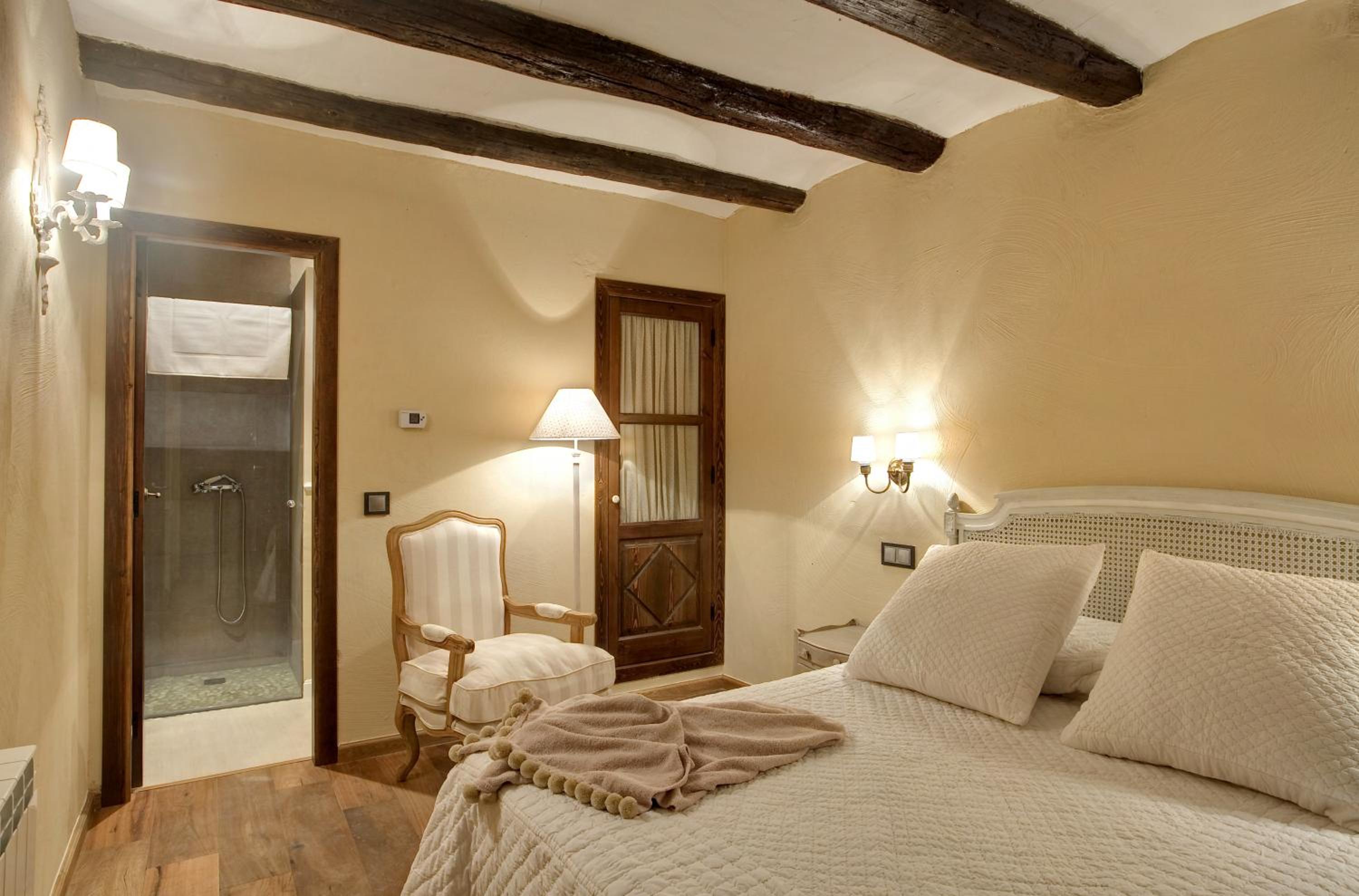 Standard Double Room - Photo 5