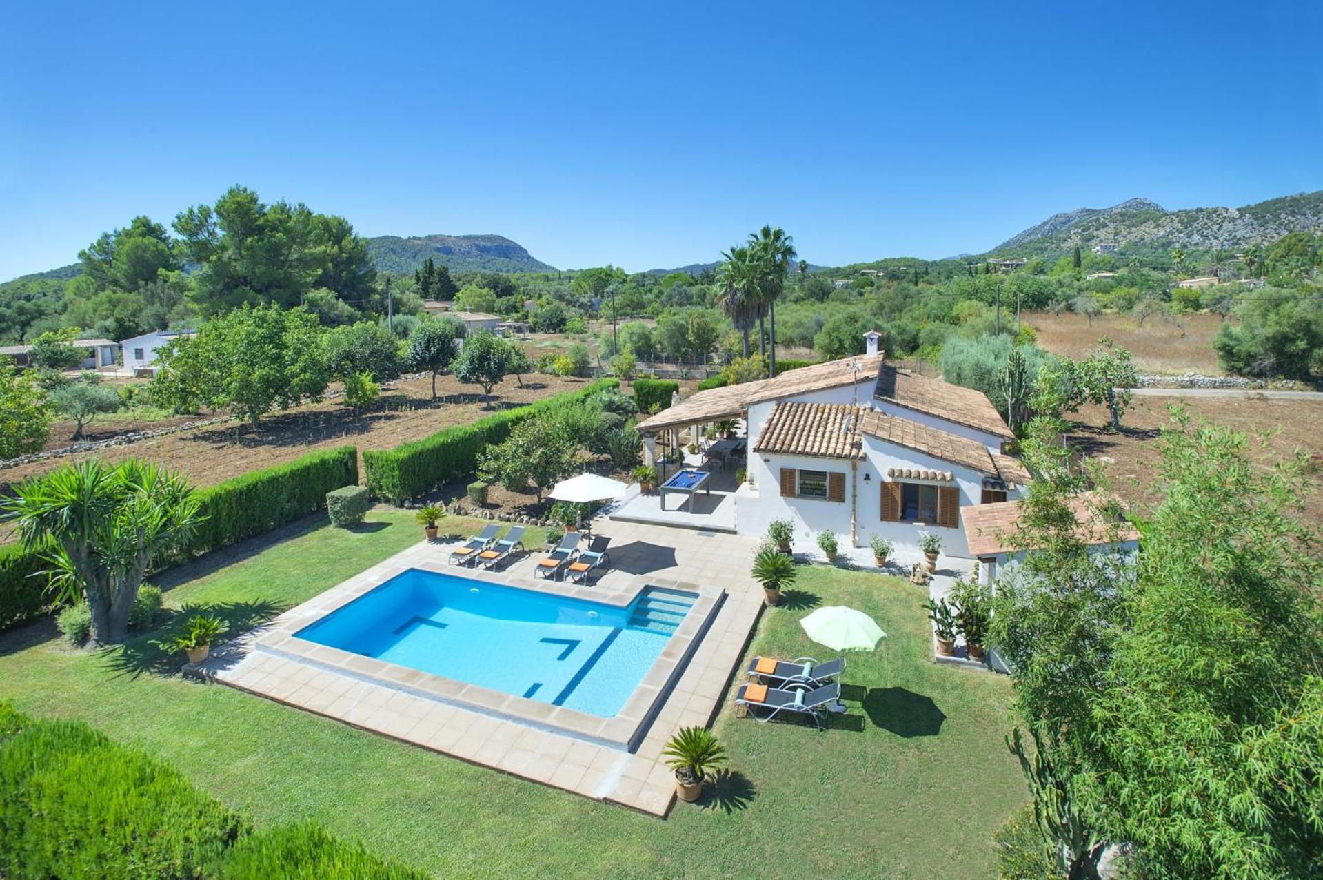 Villa photo 3