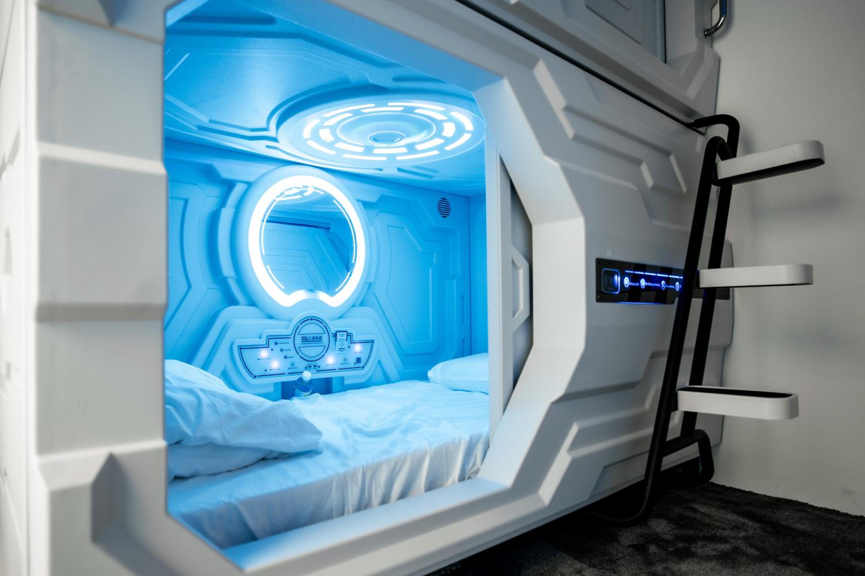 Standard Single Room with Shared Bathroom photo 2