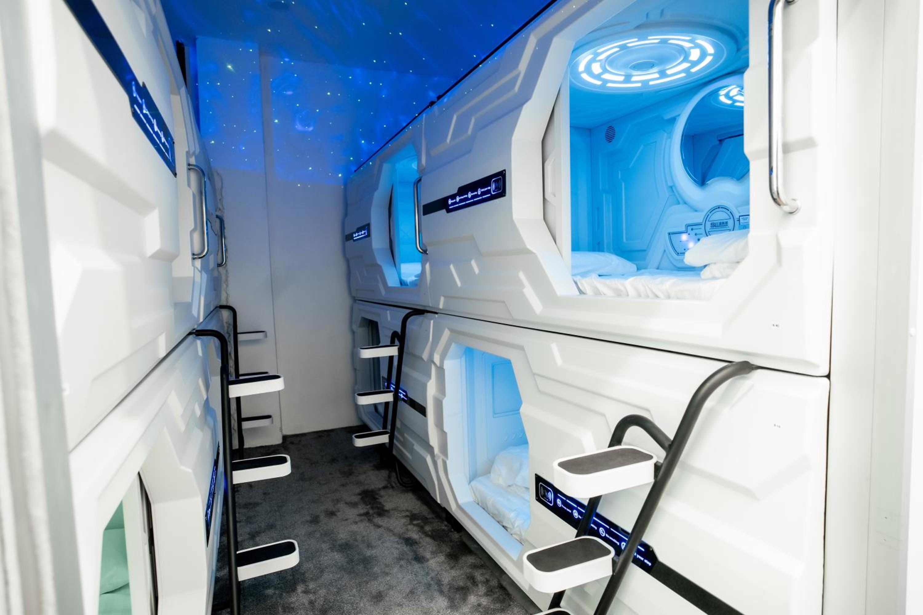 Standard Single Room with Shared Bathroom