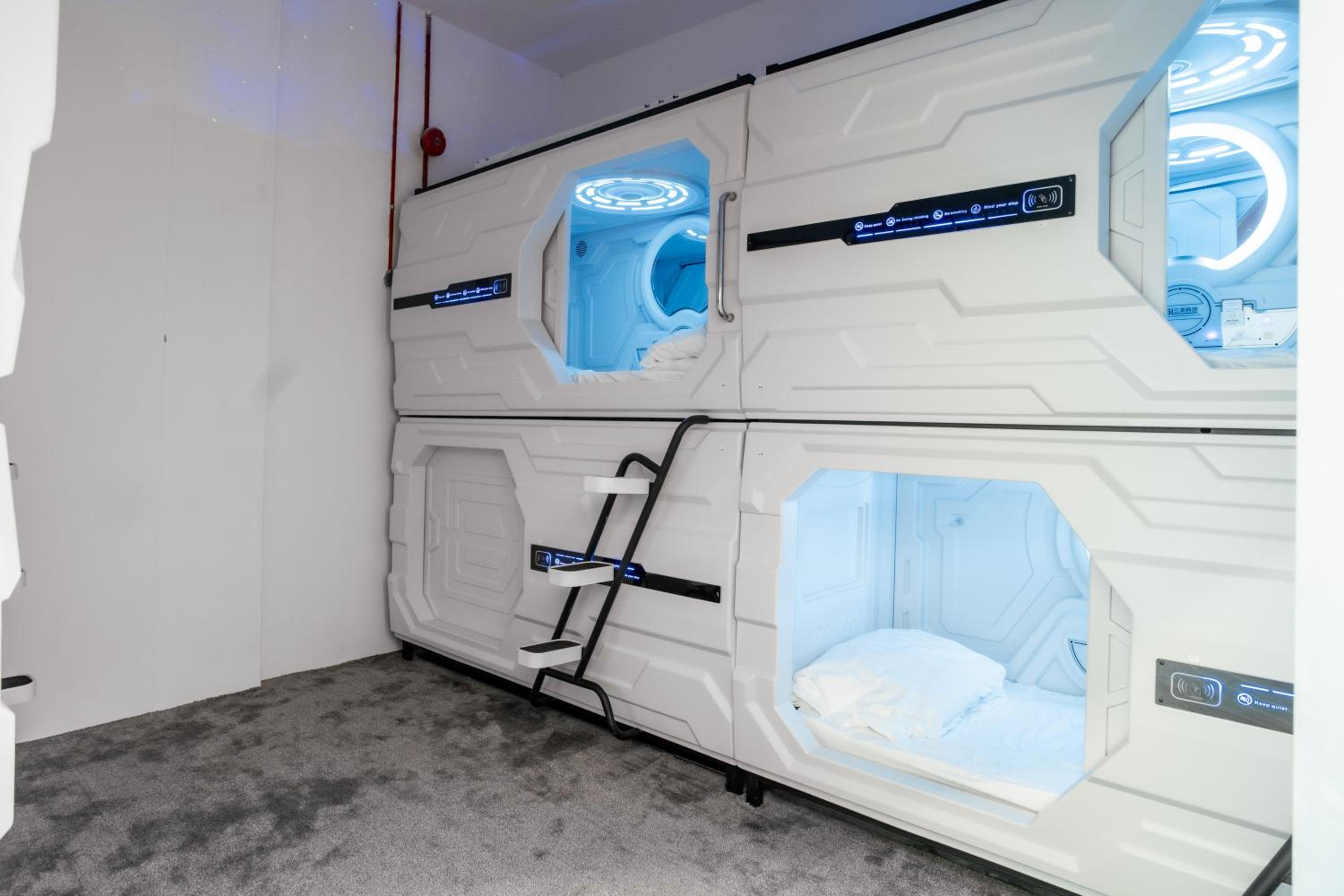Standard Single Room with Shared Bathroom photo 2