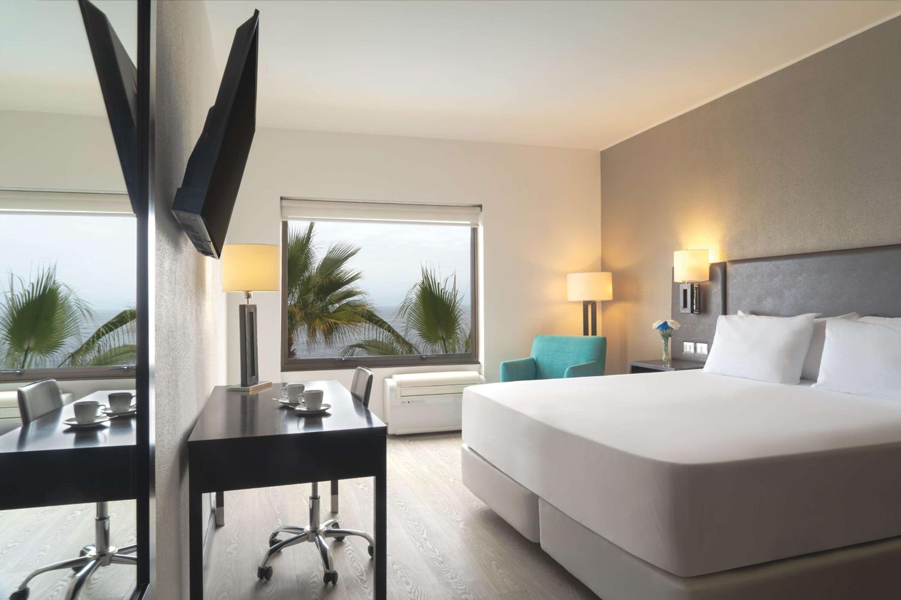 Superior Double or Twin Room with View - Photo 3
