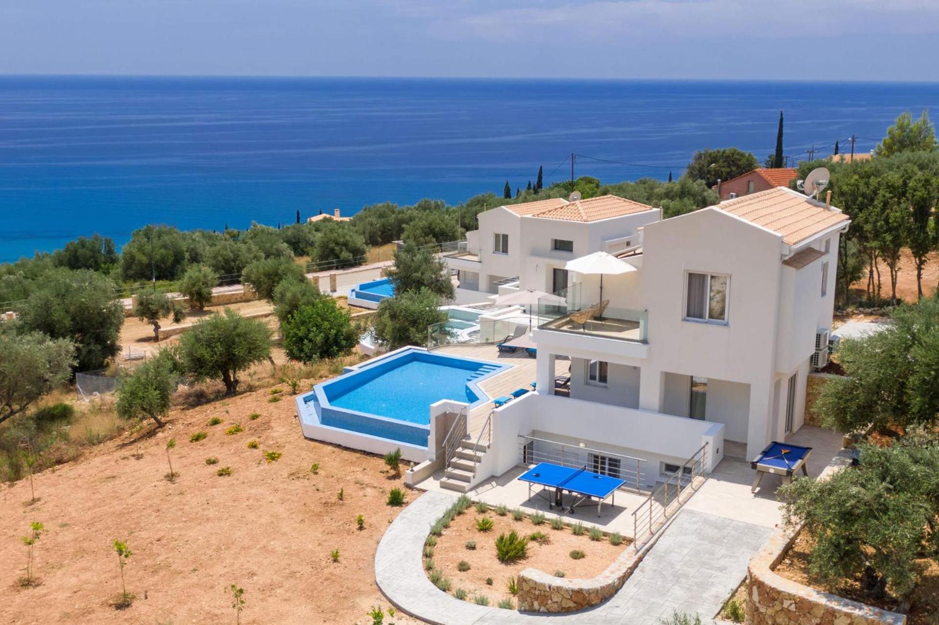 Villa photo 2