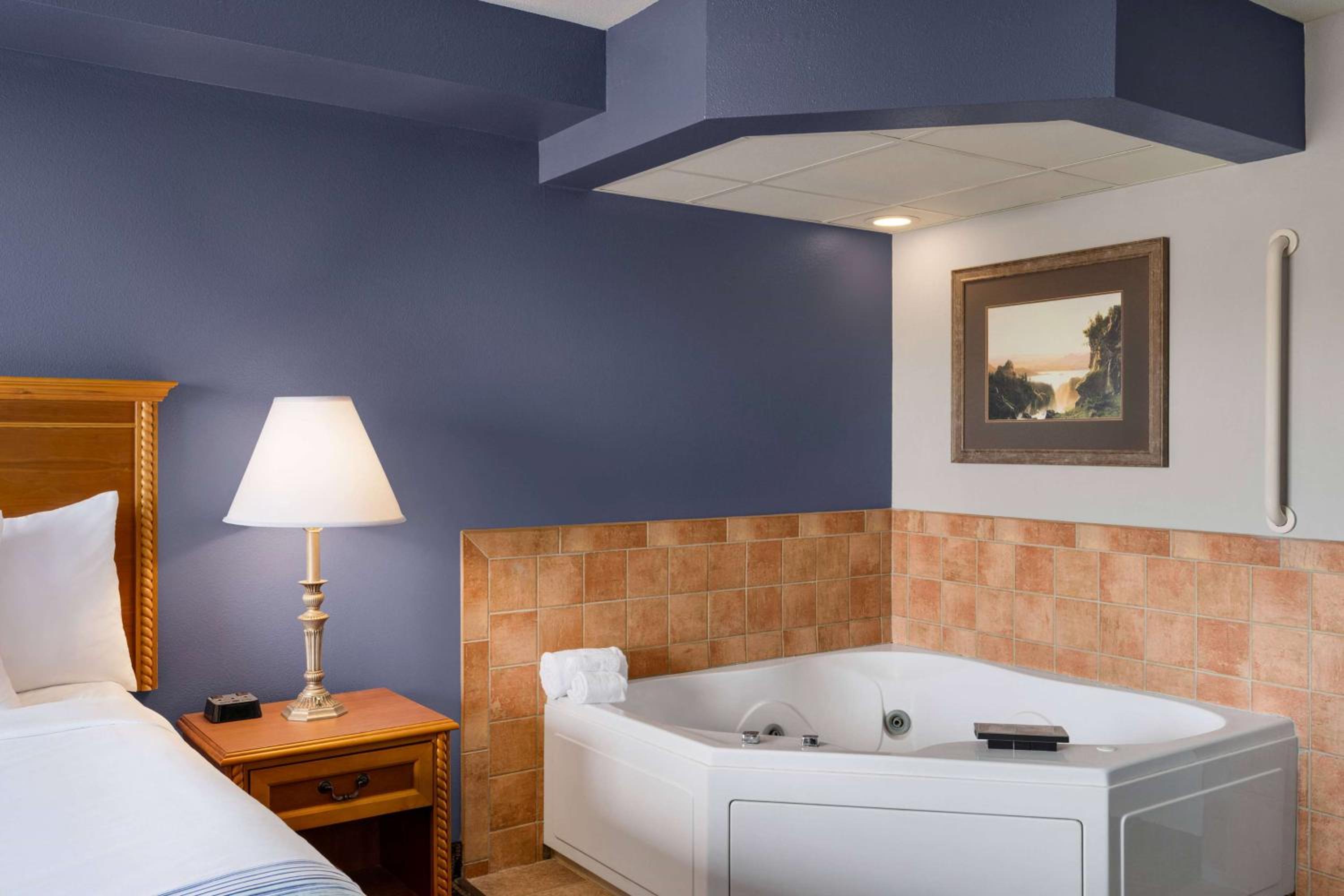 King Studio Suite - Non-Smoking photo 2