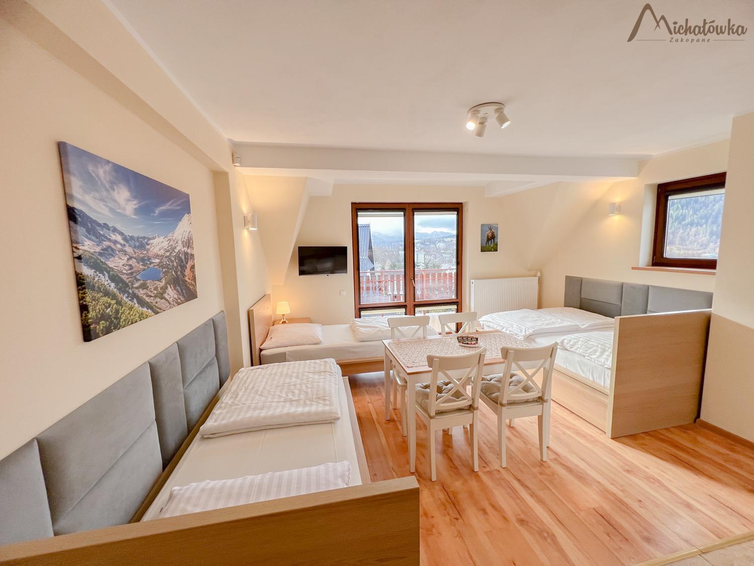 Quadruple Room with Mountain View