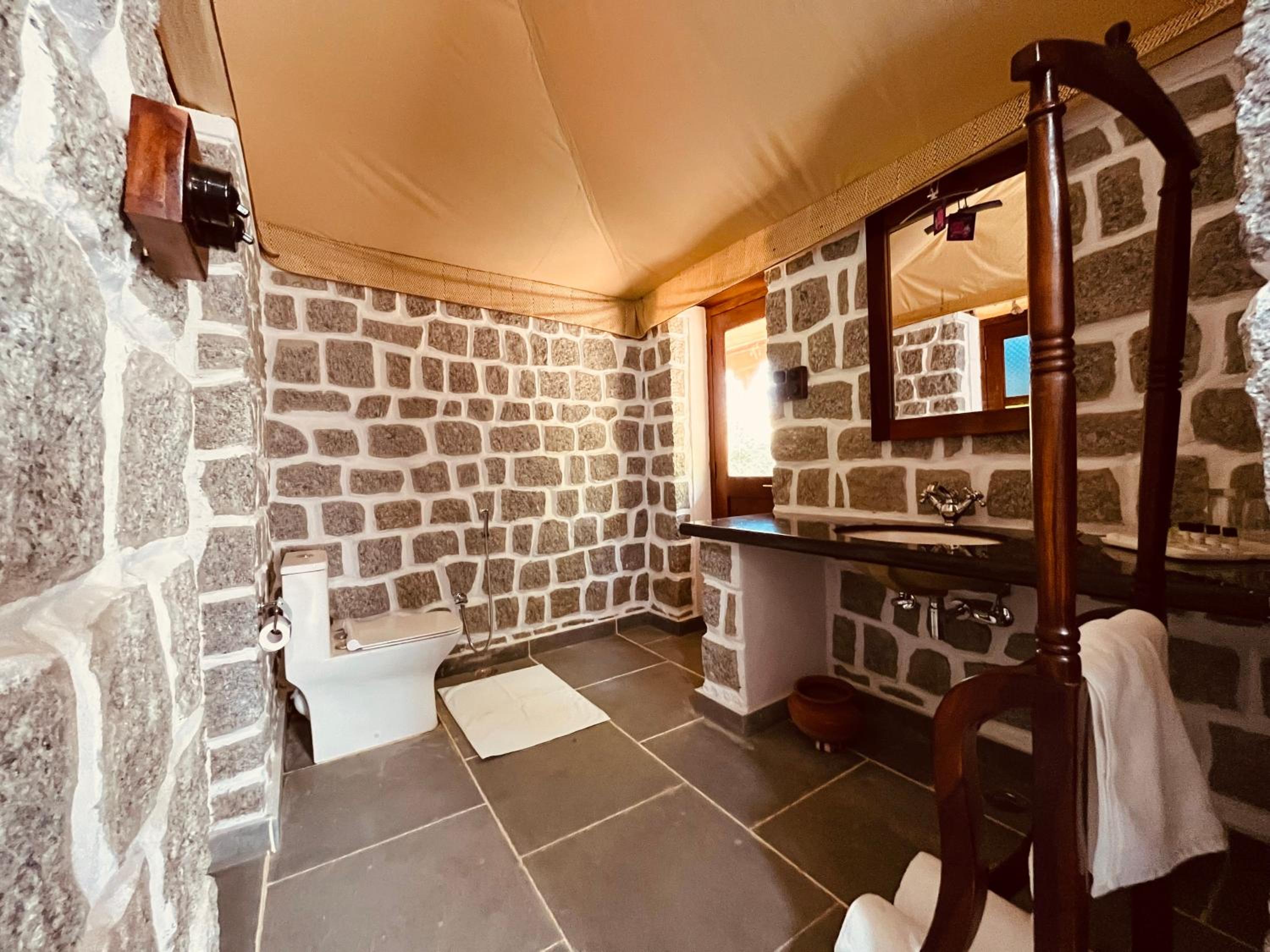 Tent - Photo 20