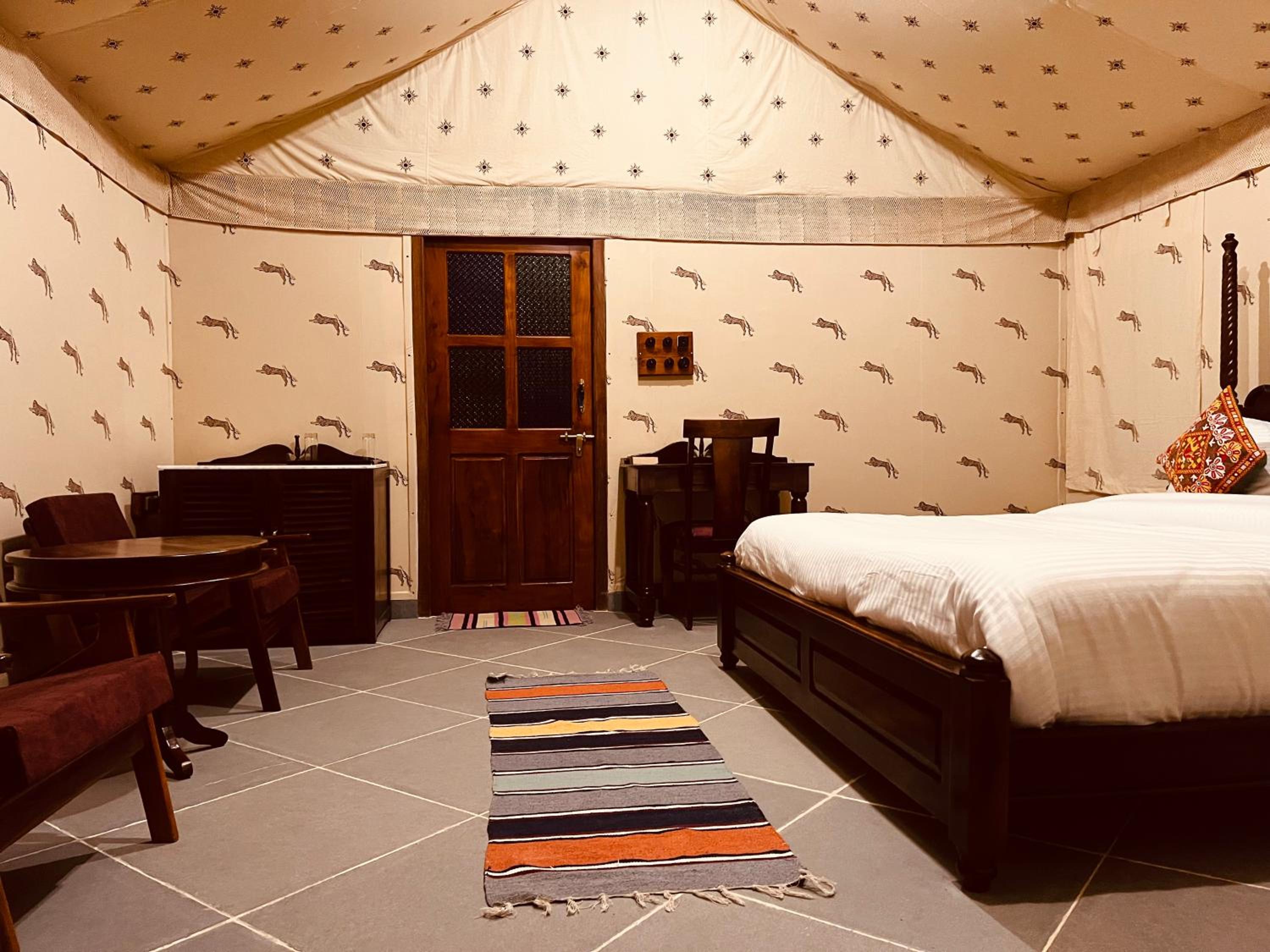 Tent - Photo 18