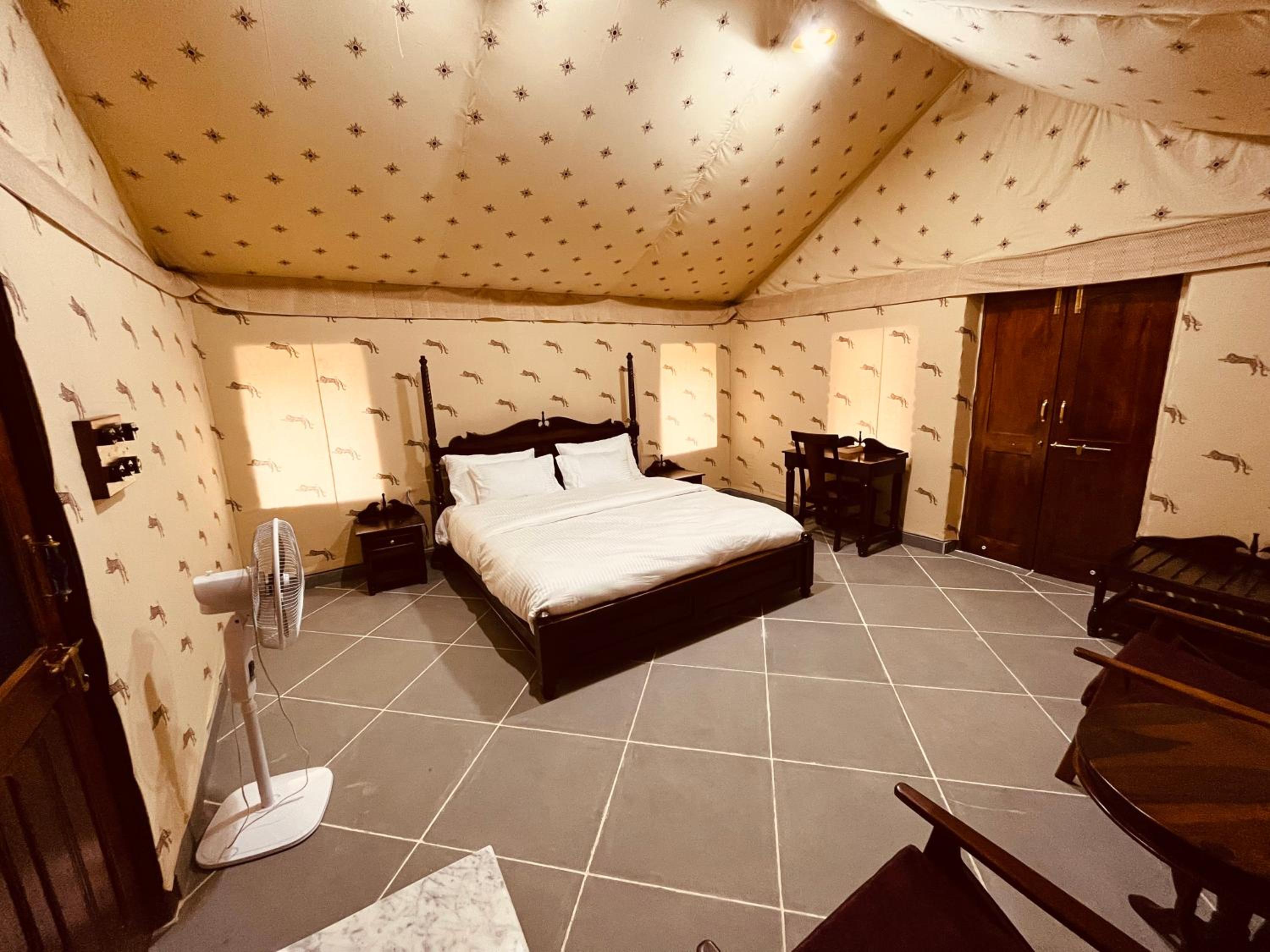 Tent - Photo 27