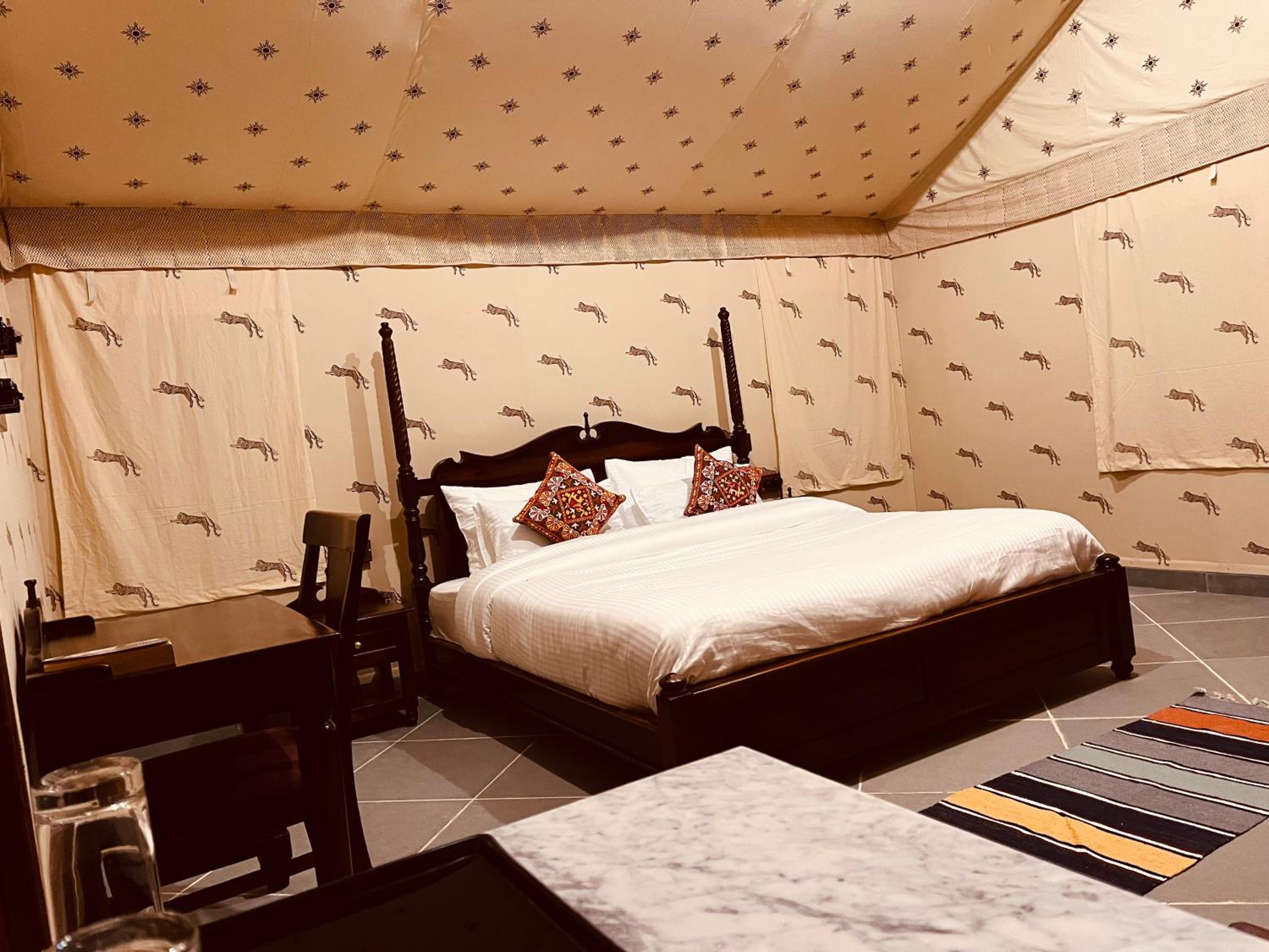 Tent - Photo 30