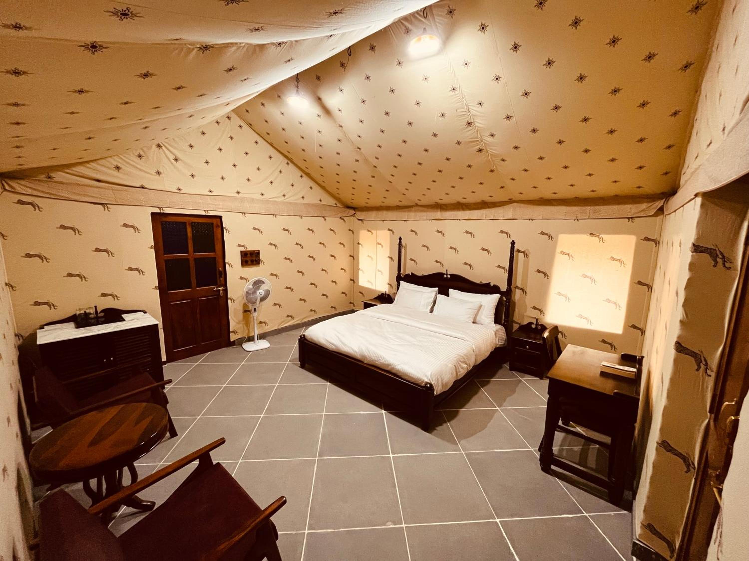 Tent - Photo 25