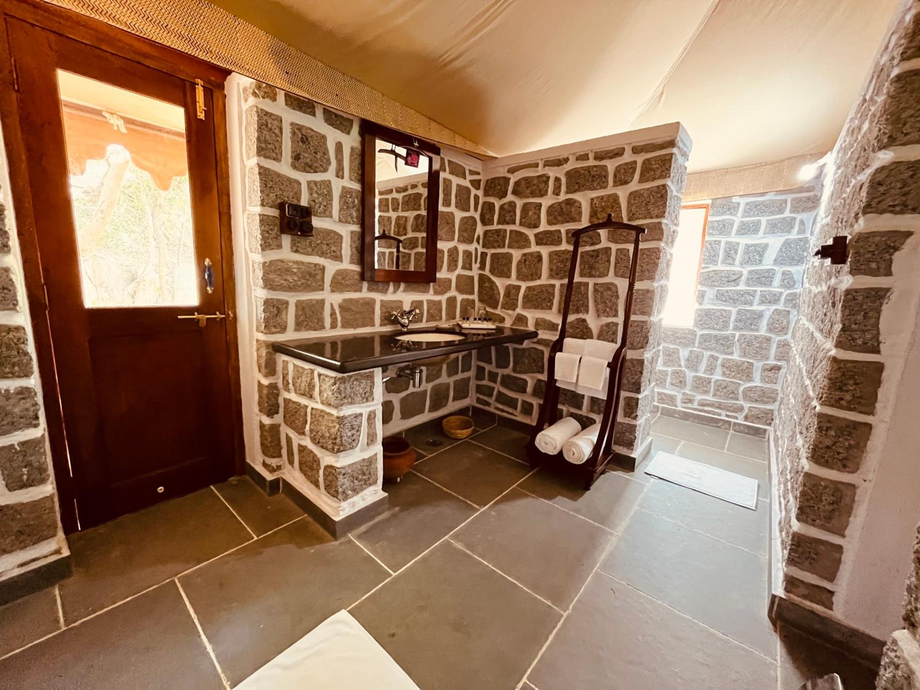 Tent - Photo 35