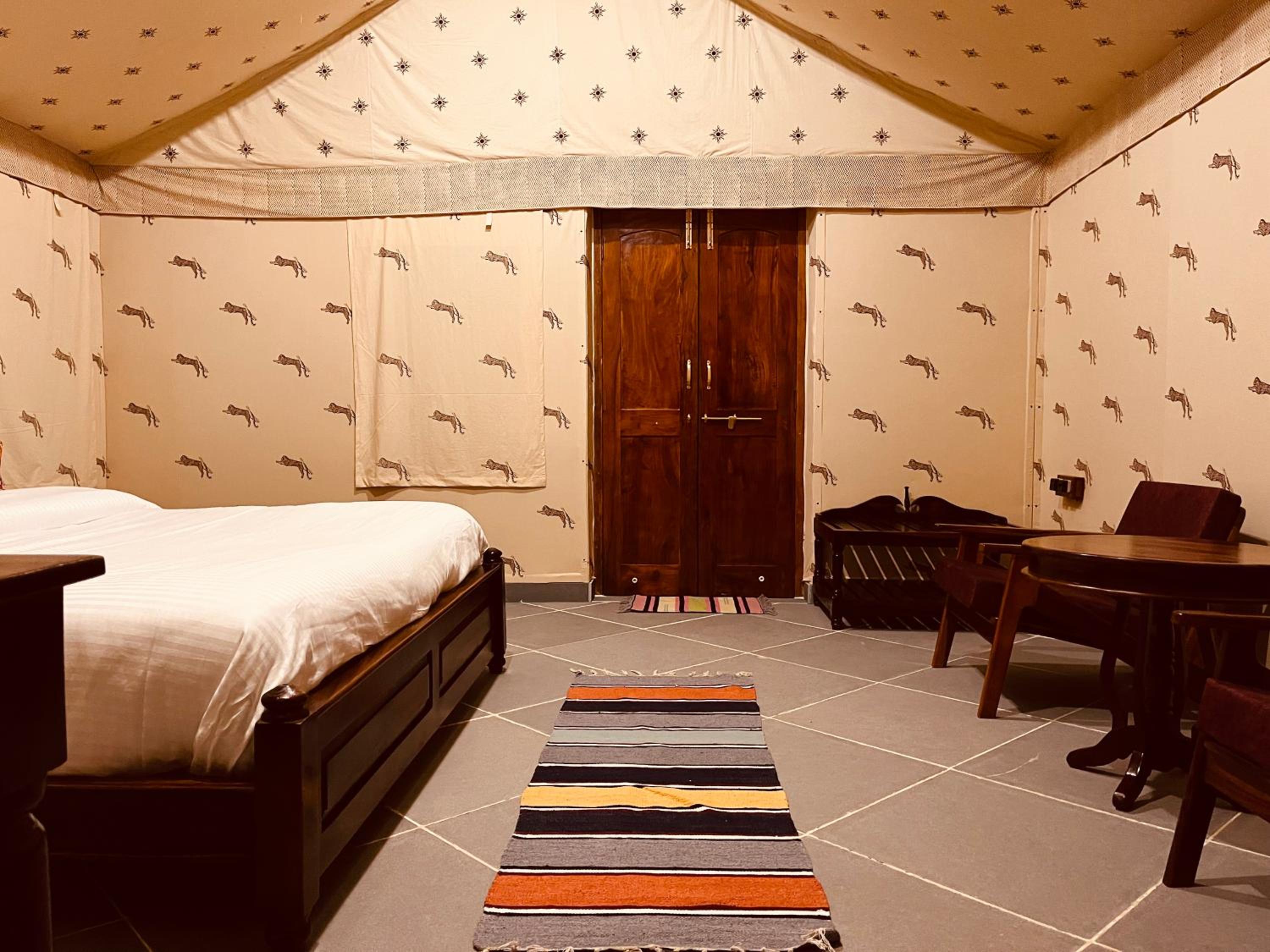 Tent - Photo 15
