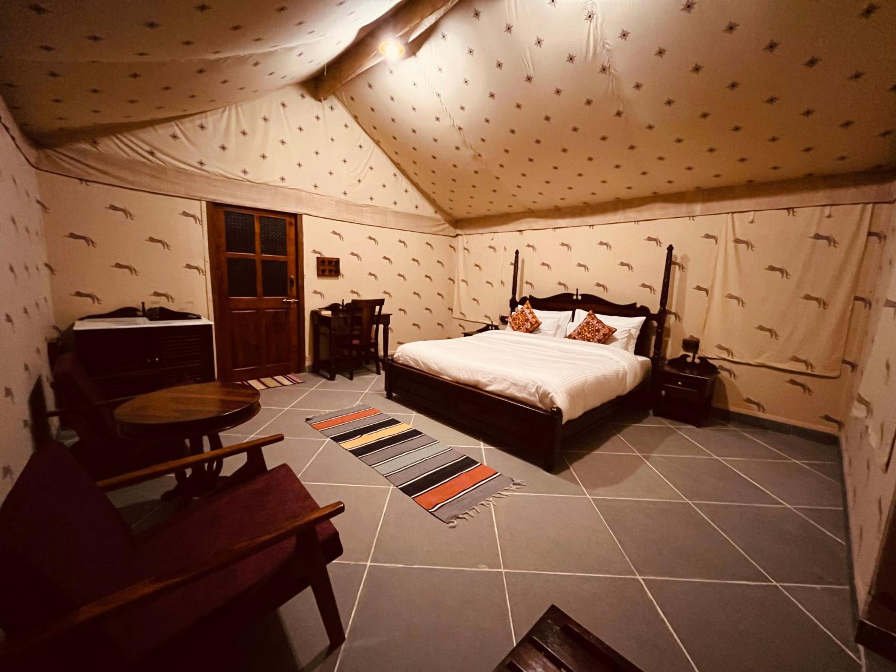 Tent - Photo 9
