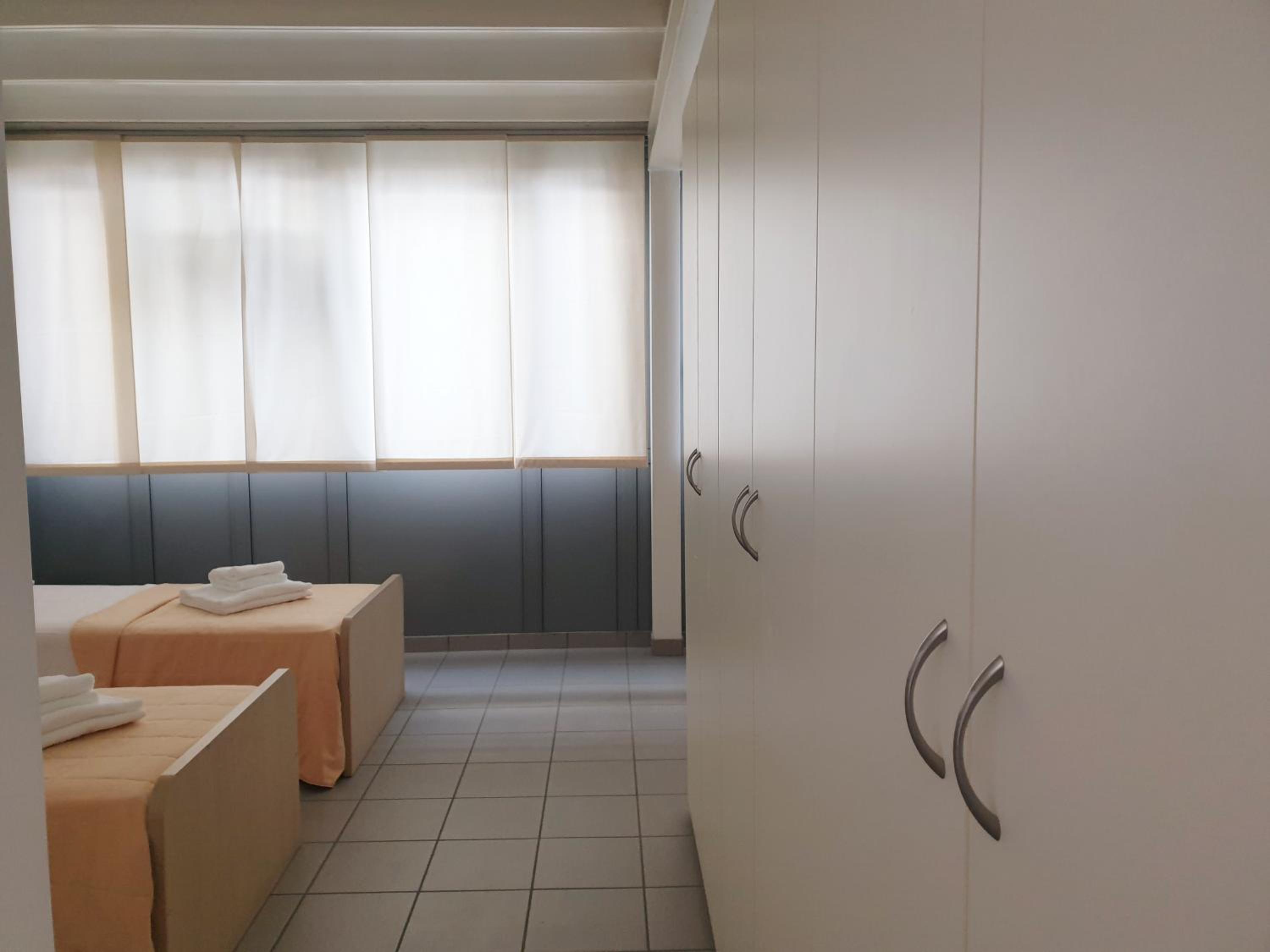 One-Bedroom Apartment - Photo 2
