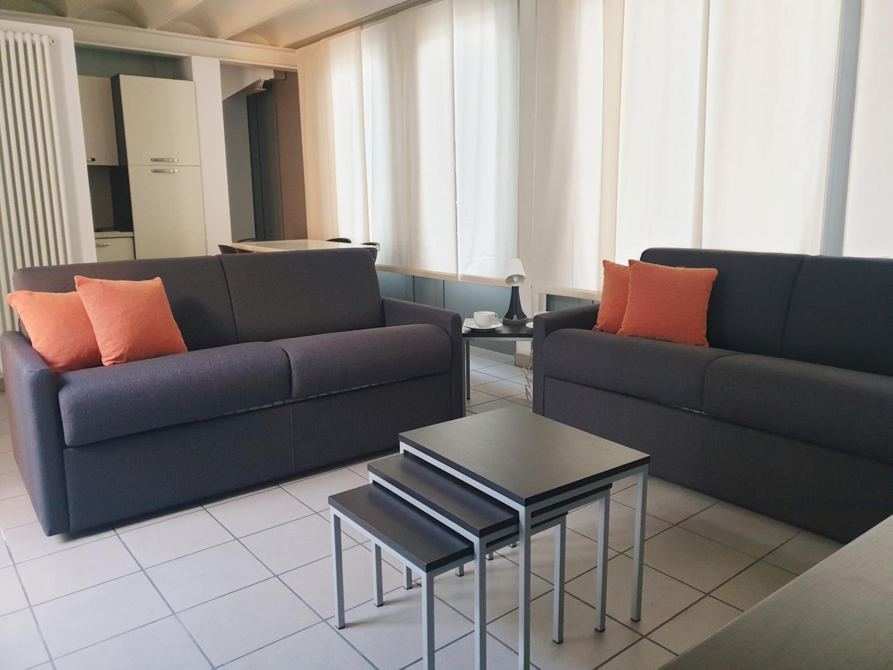 One-Bedroom Apartment - Photo 11