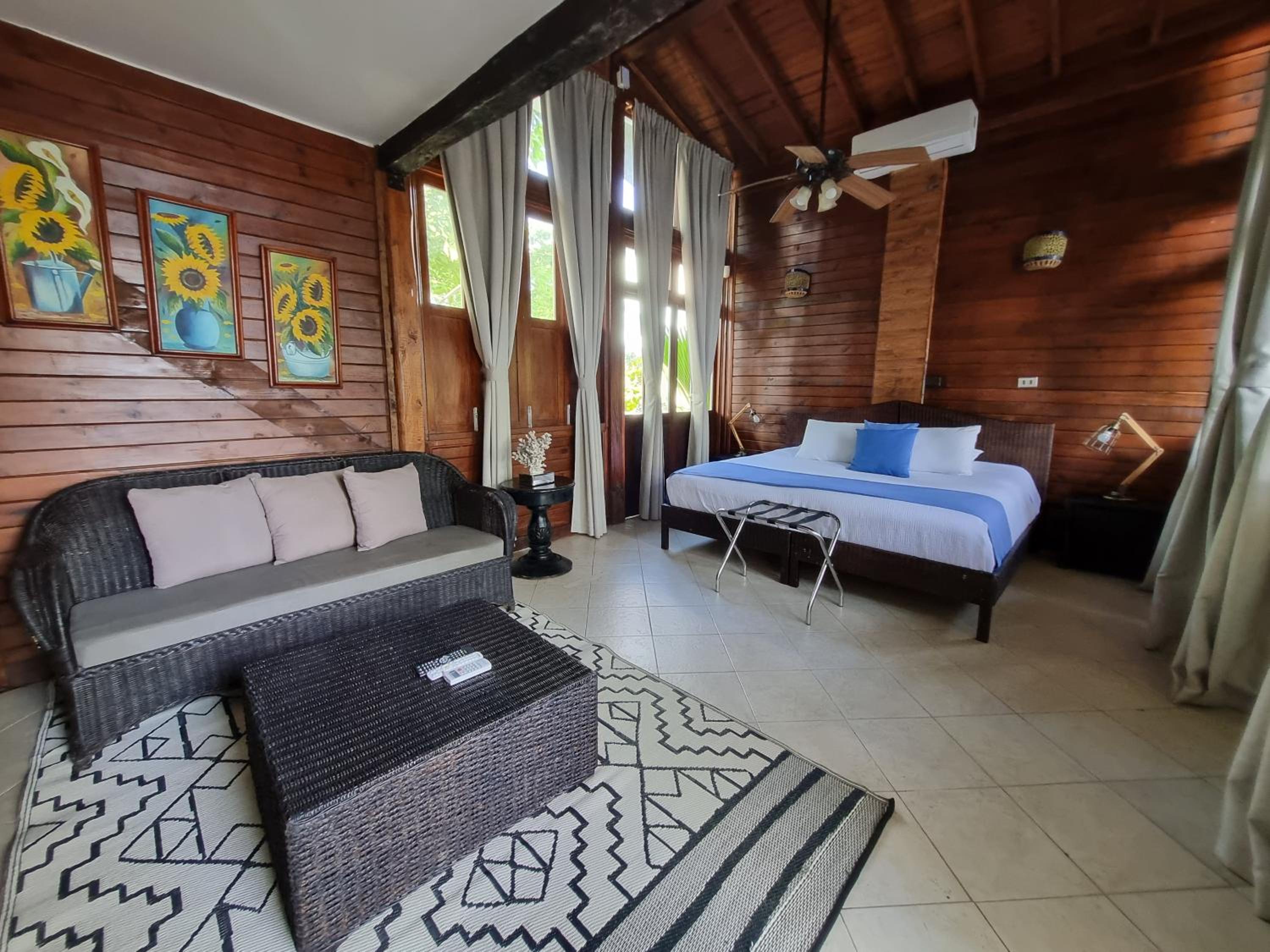 Deluxe Double or Twin Room photo 1