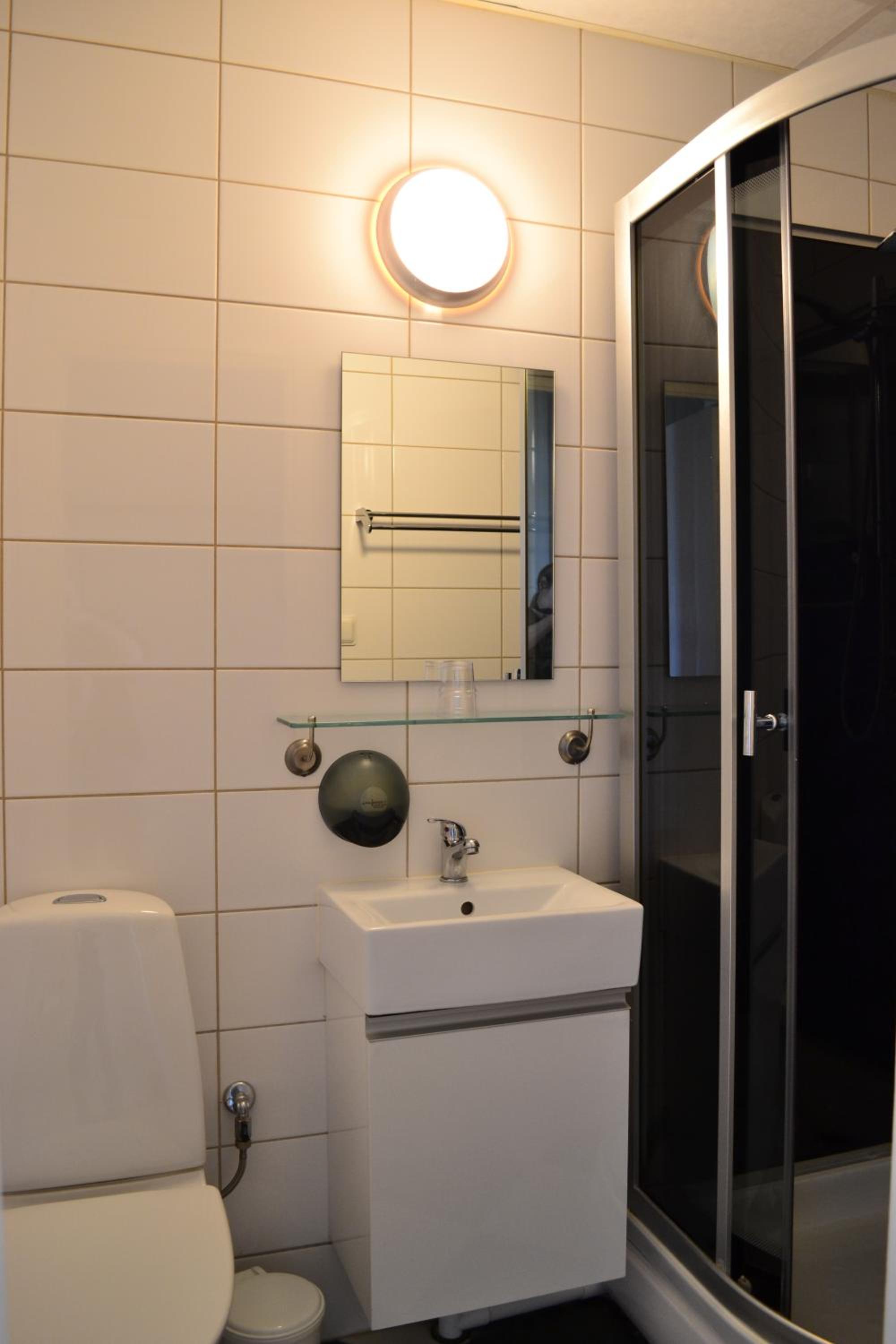 Double or Twin Room - Photo 5