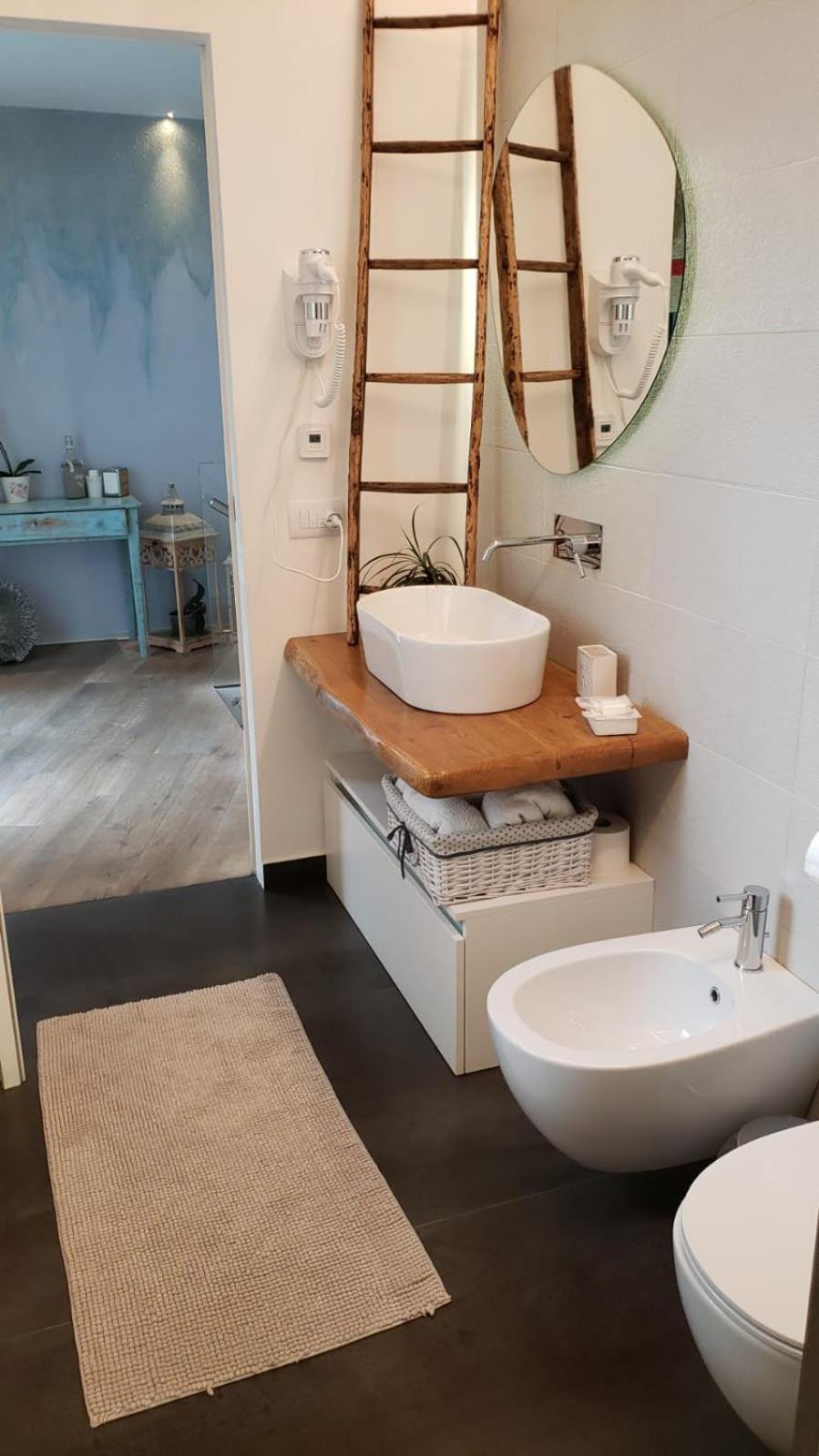 Double Room - Photo 5