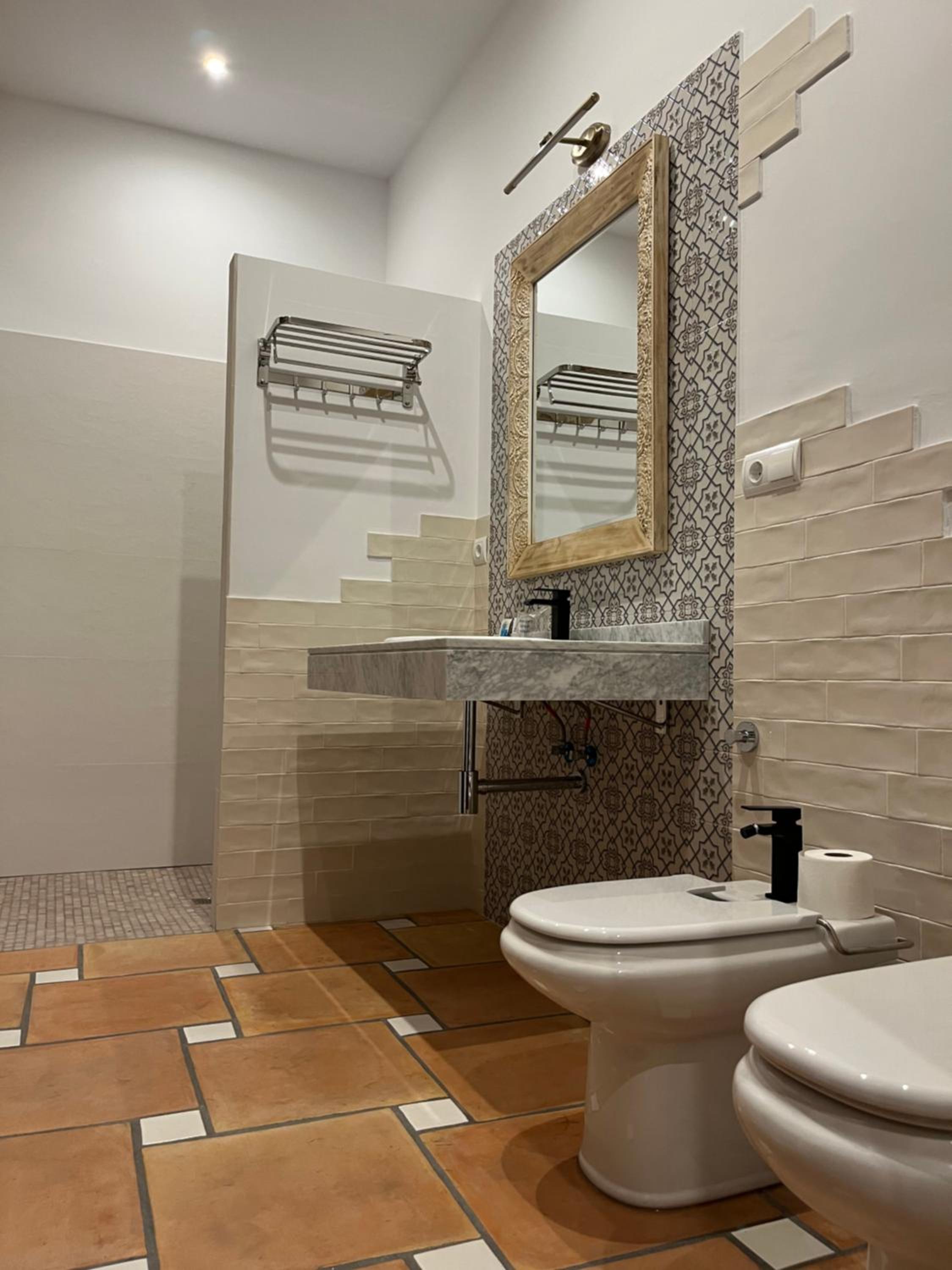 Double Room with Private Bathroom photo 2