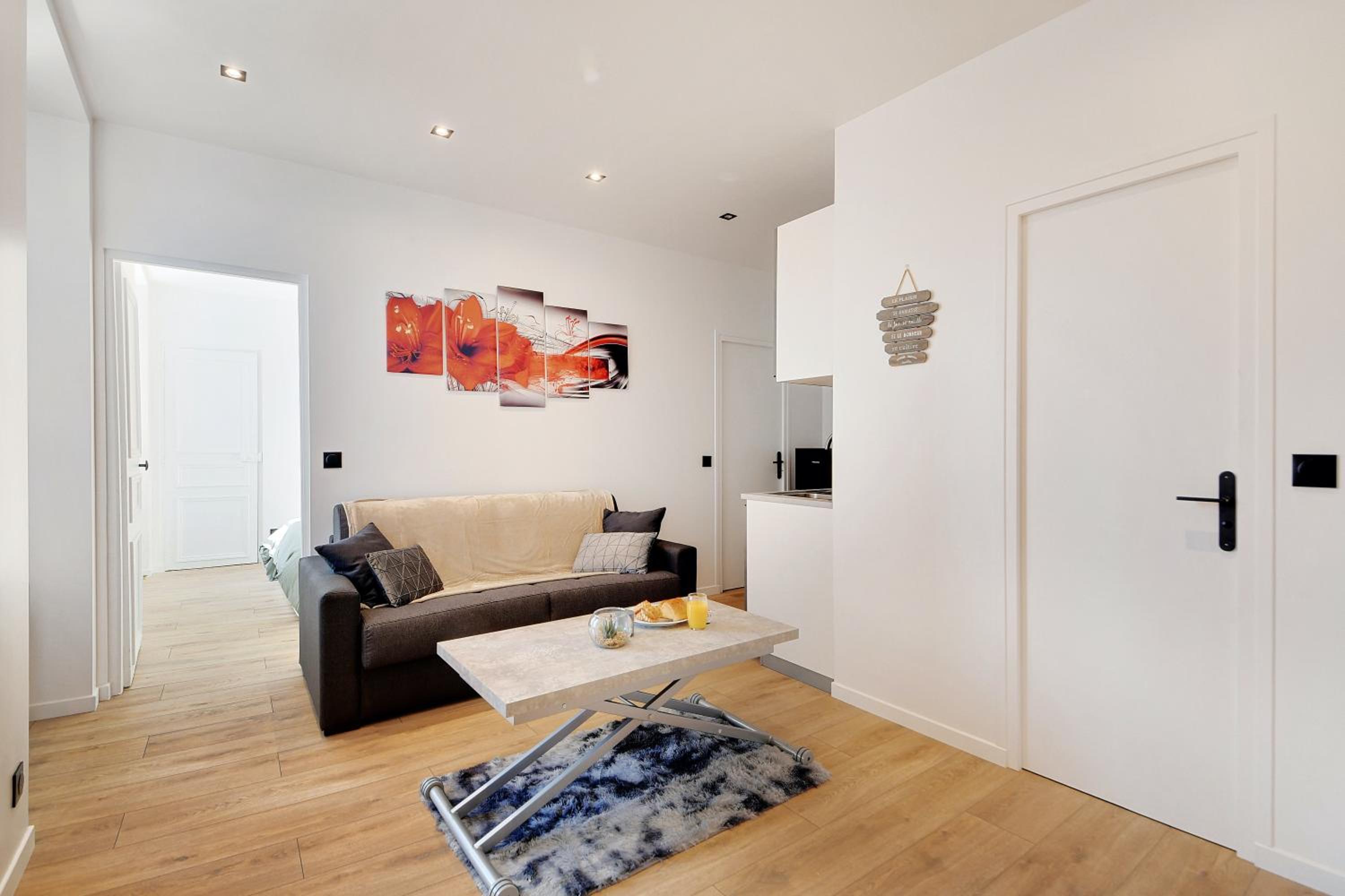 One-Bedroom Apartment