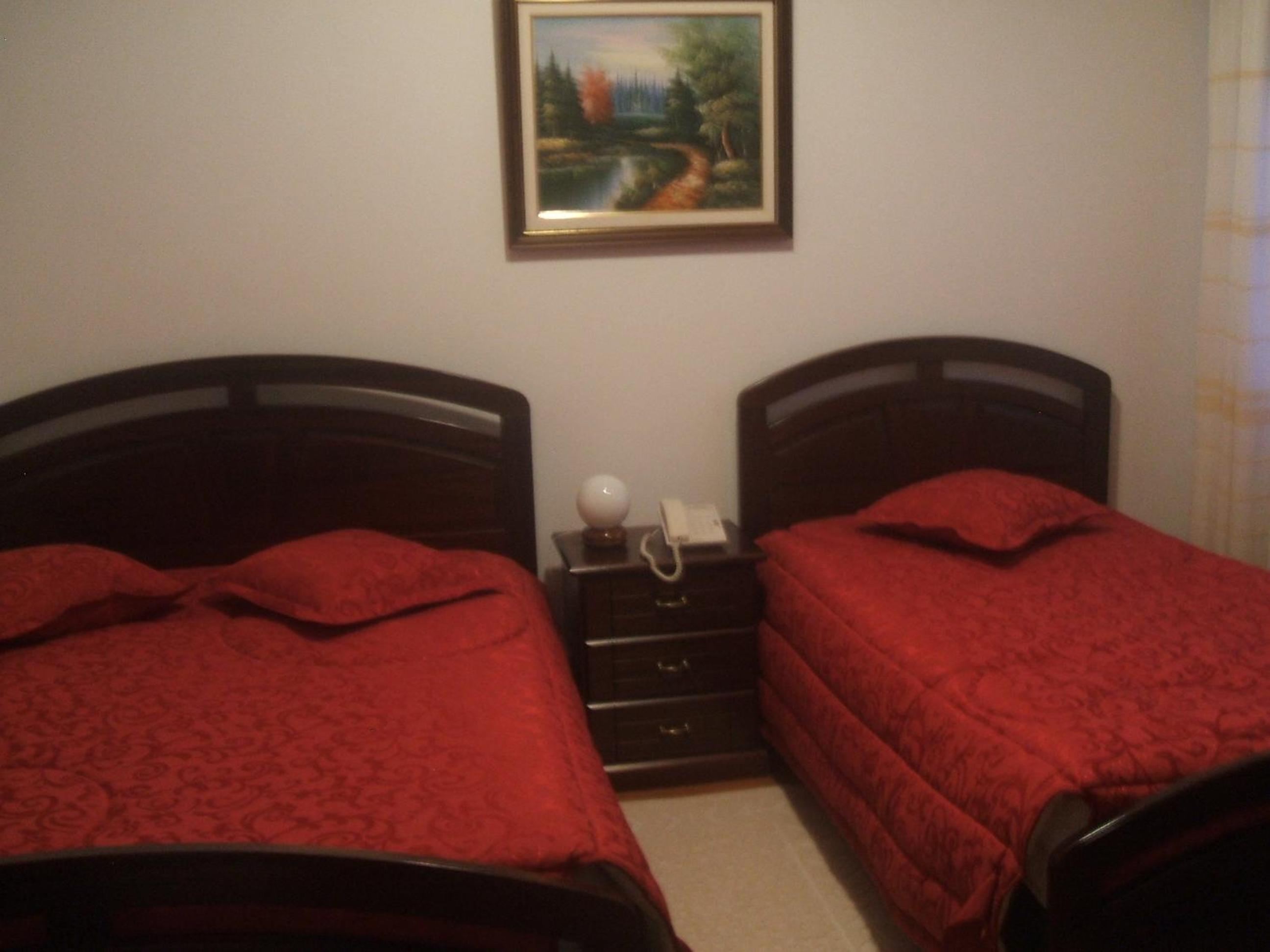 Twin Room - Photo 3