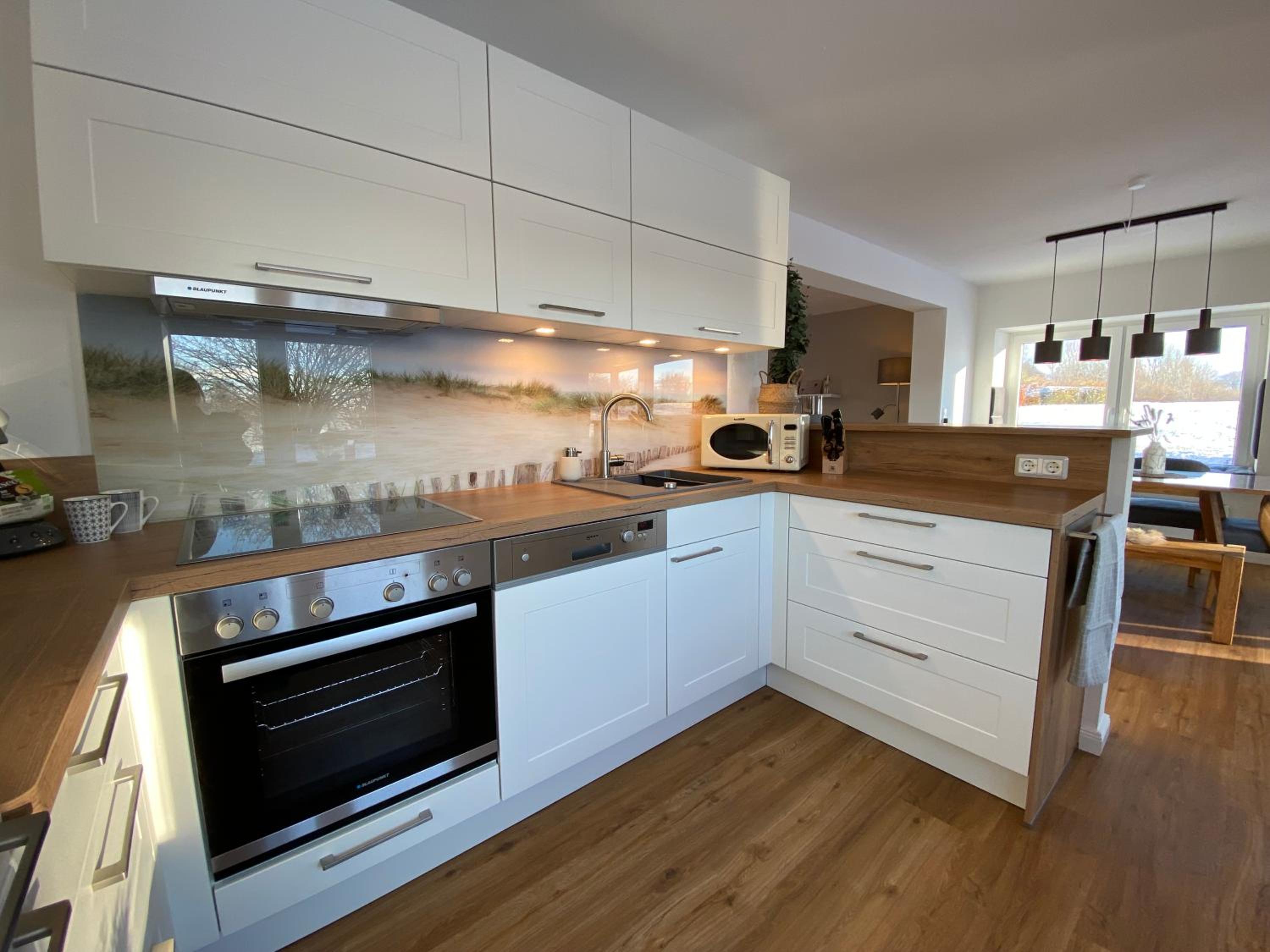 Three-Bedroom House photo 2