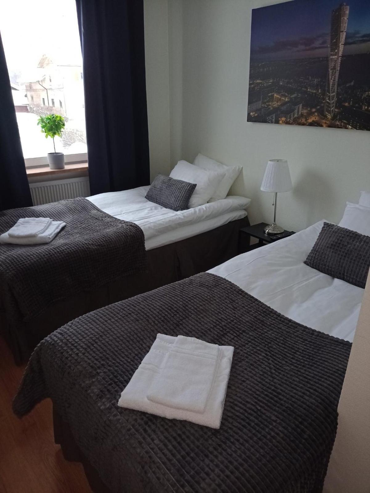 Double or Twin Room - Photo 8