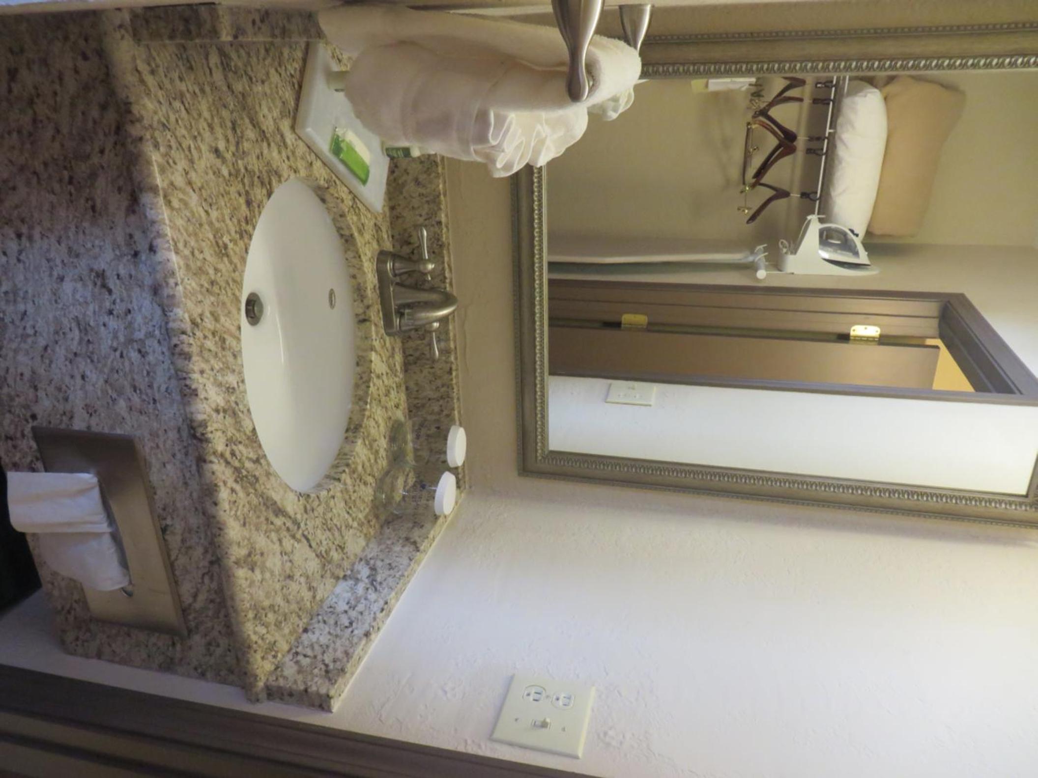 Double Room - Photo 2