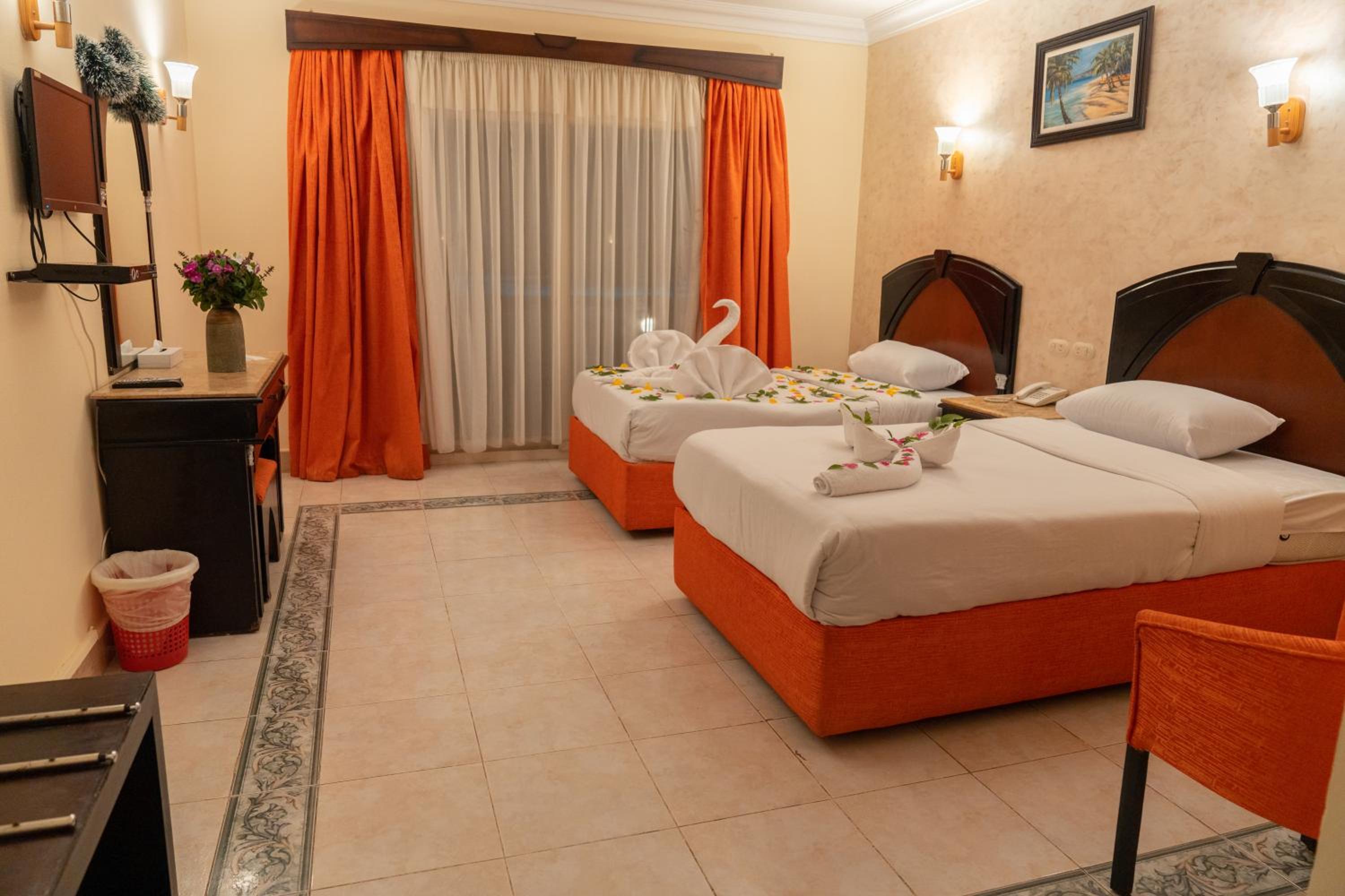 Standard Double or Twin Room - Photo 1