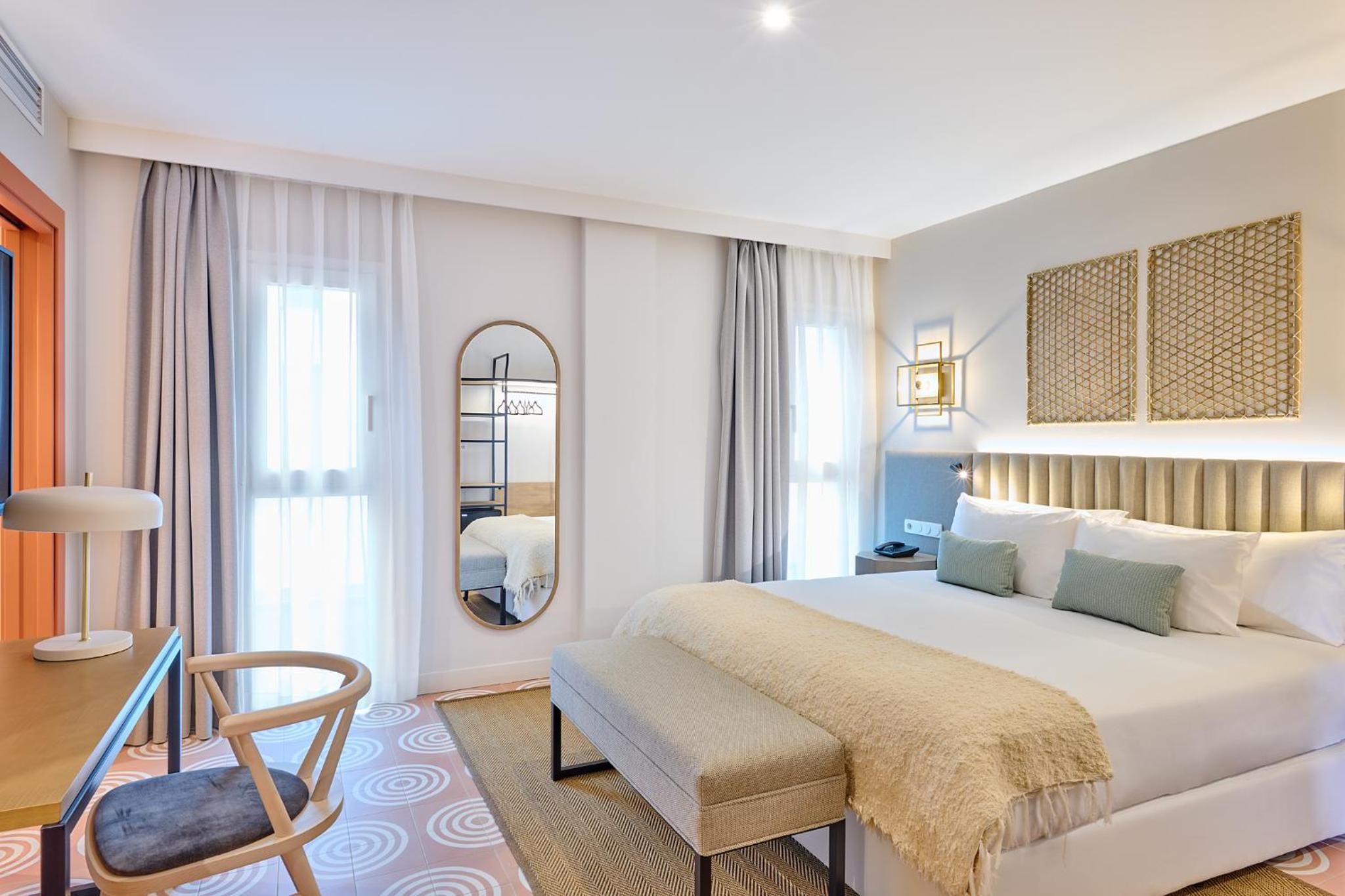 Standard Double or Twin Room - Photo 4