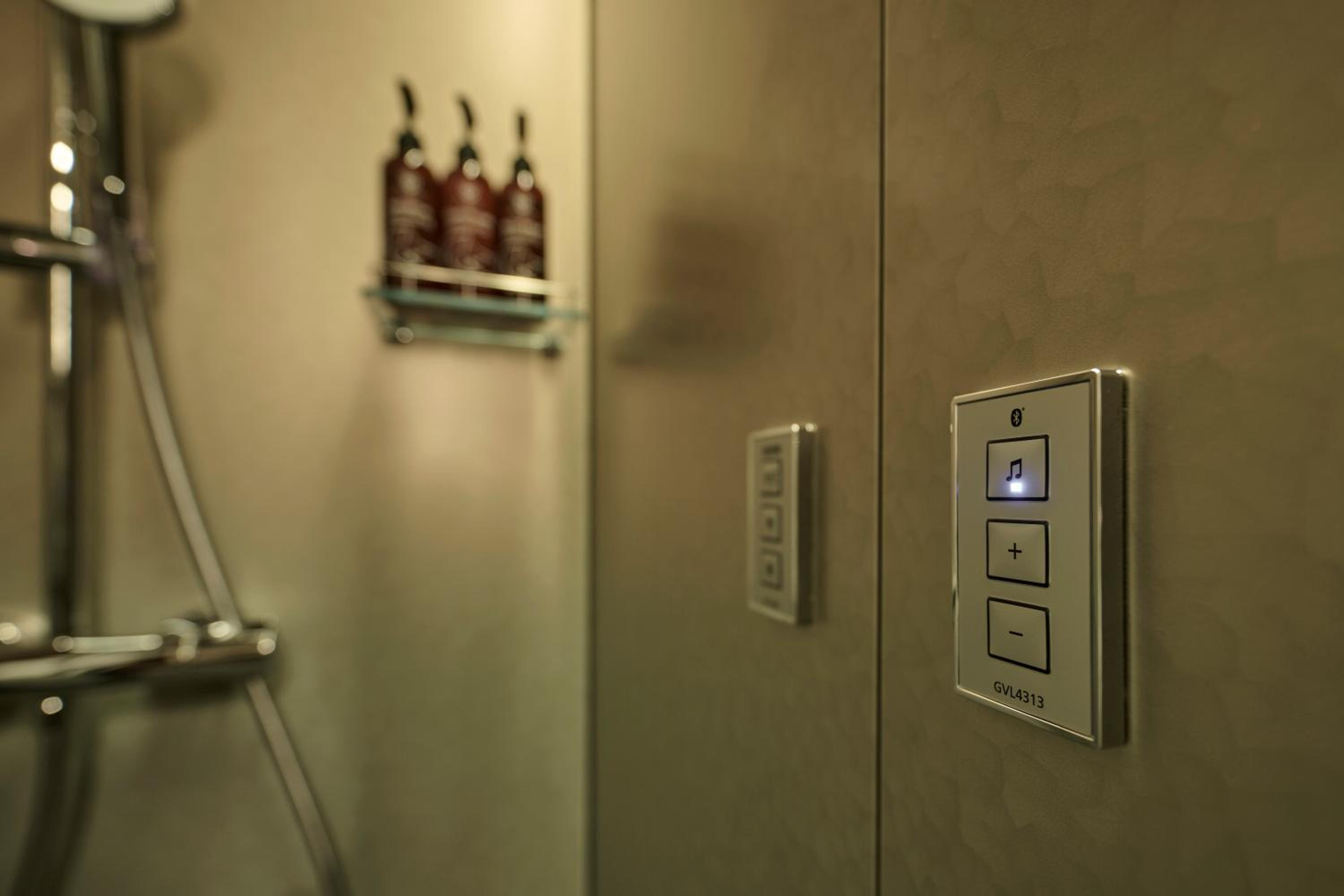 Standard King - Prosecco (3-7 Floor) photo 2
