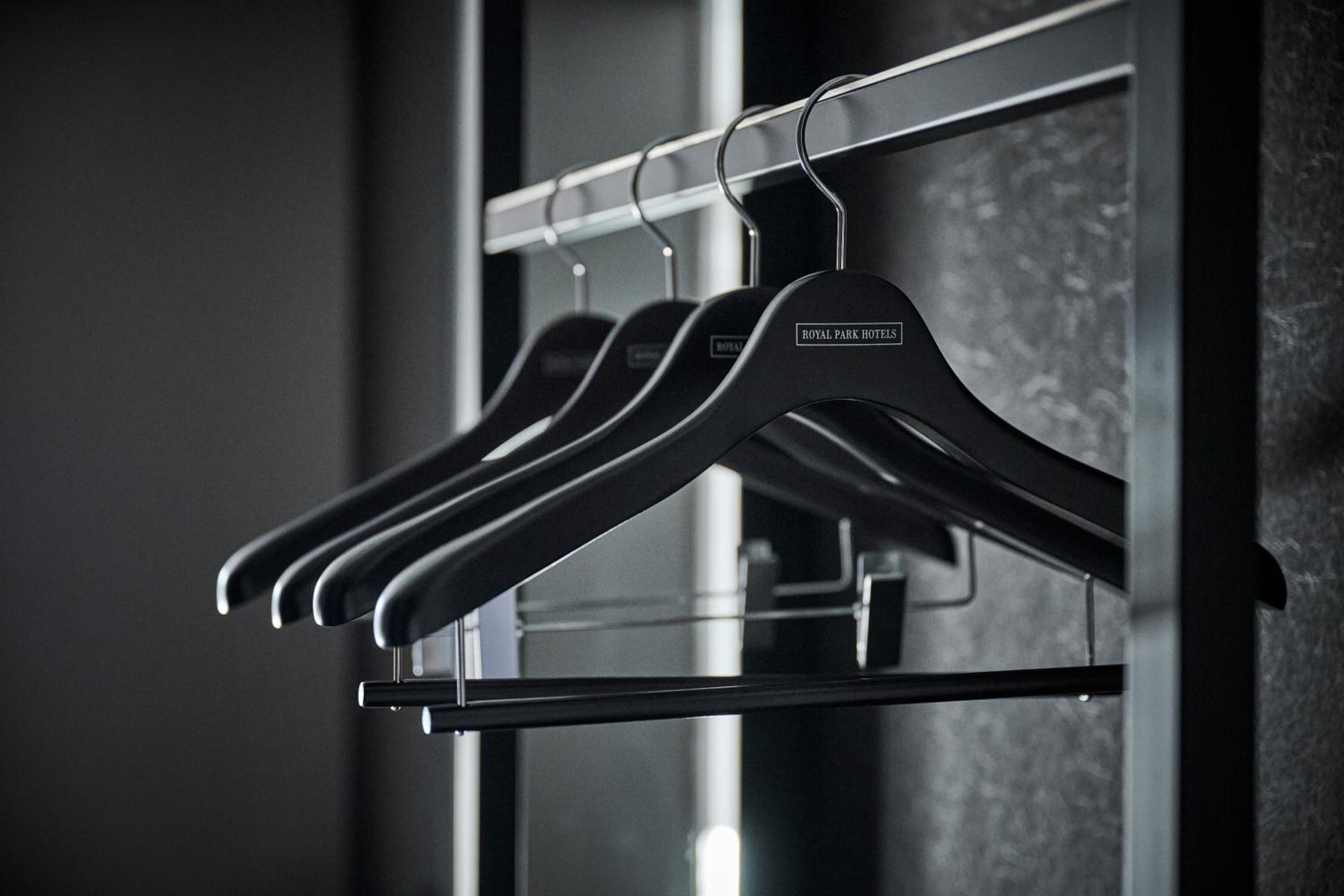 Moderate King - Prosecco Rail Track Facing (3-7 Floor) photo 3