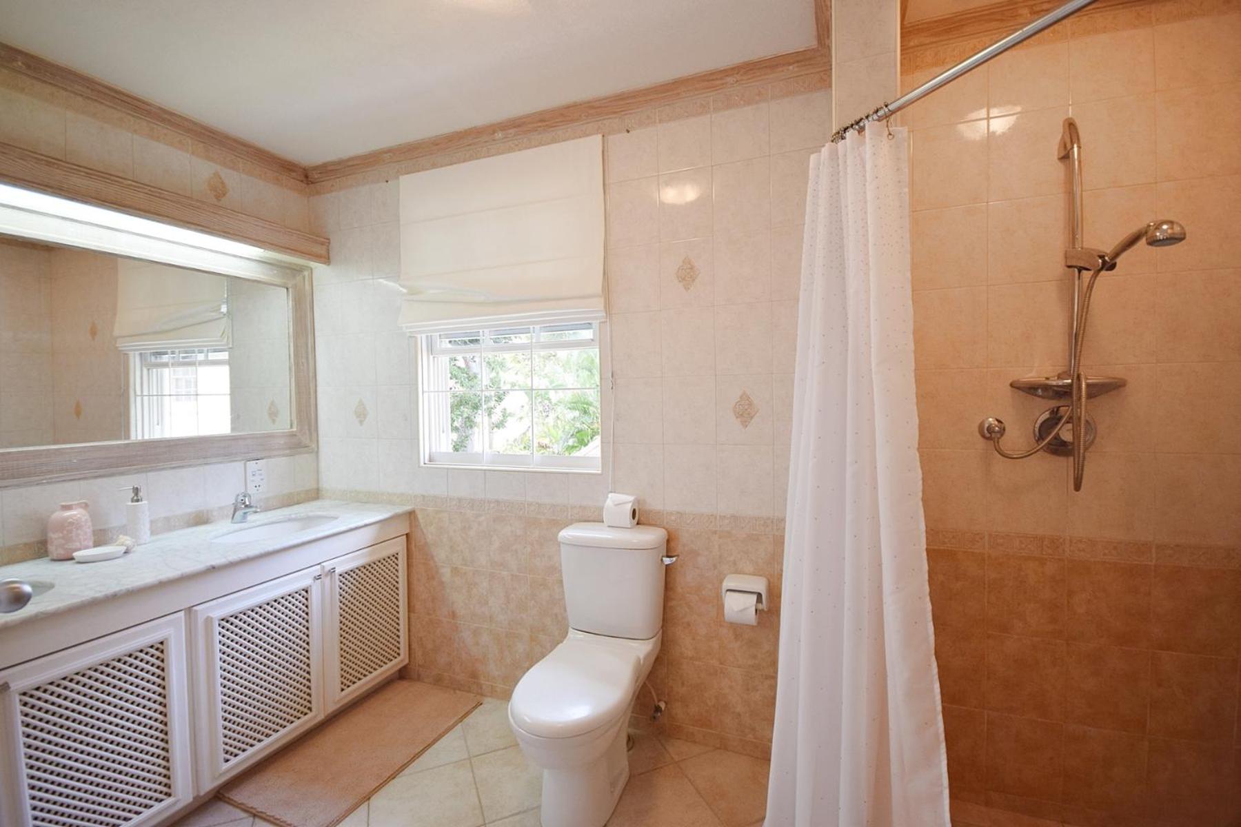 Two-Bedroom House photo 3