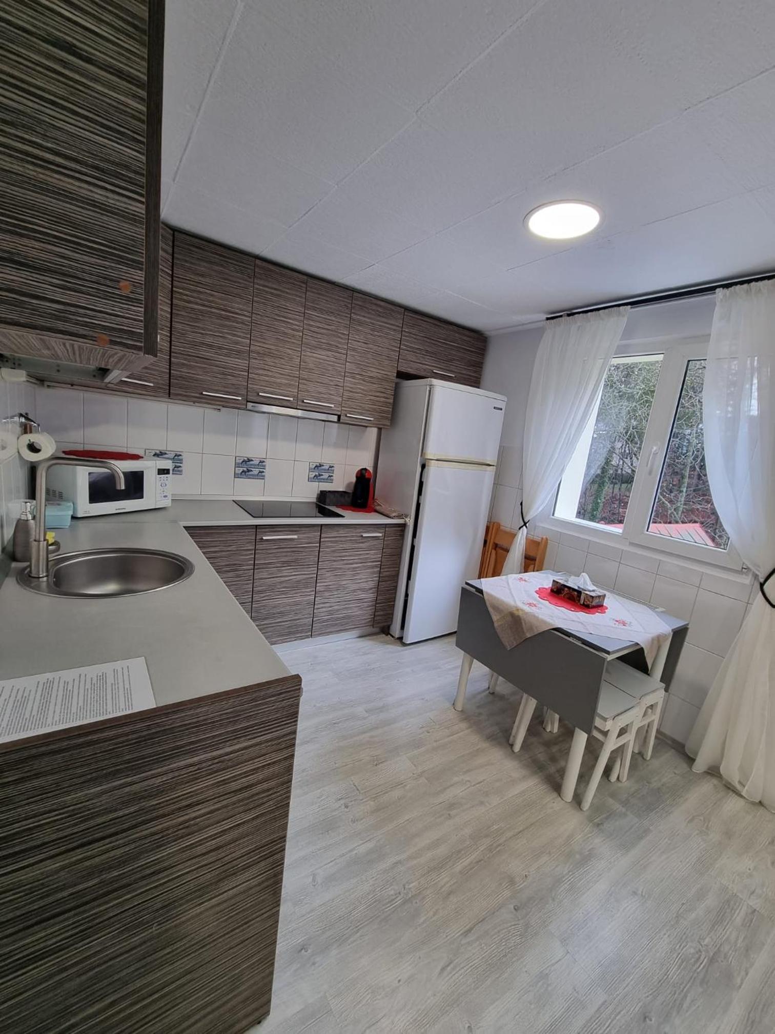 Deluxe Double Room (2 Adults + 1 Child) - Photo 24