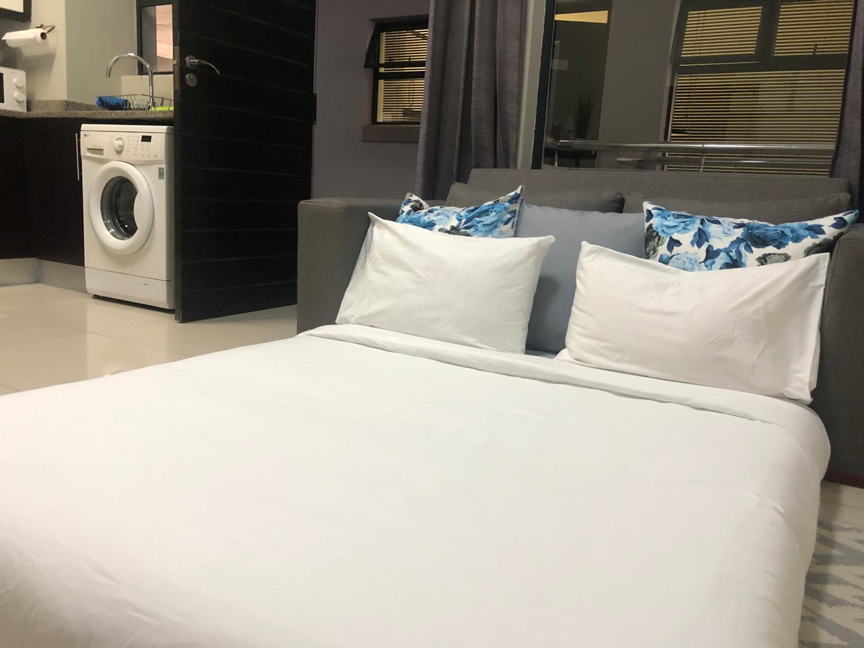 One-Bedroom Apartment - Photo 31