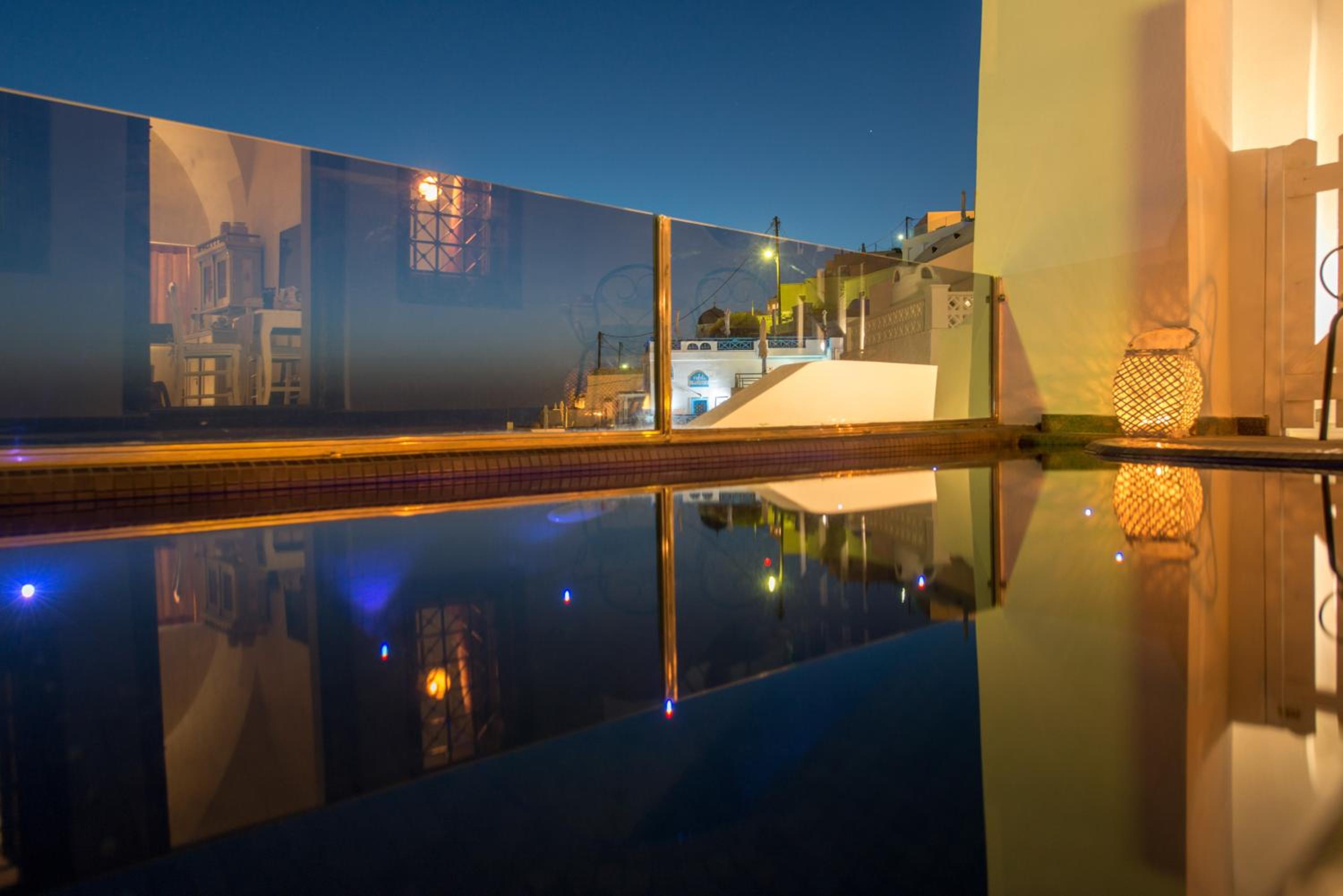King Suite with Plunge Pool and Caldera View - Photo 16