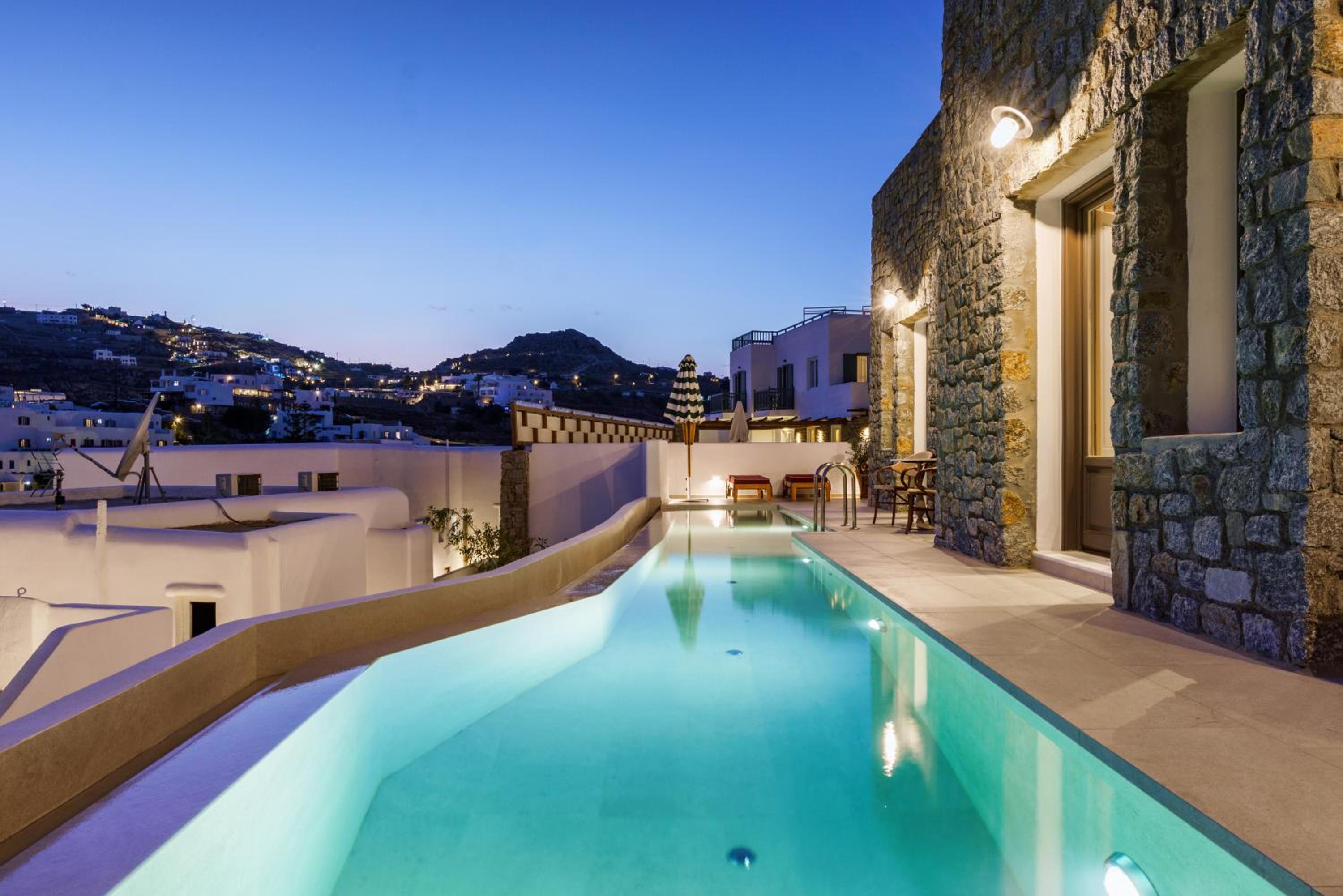 Superior Suite with Sharing Pool - Photo 9