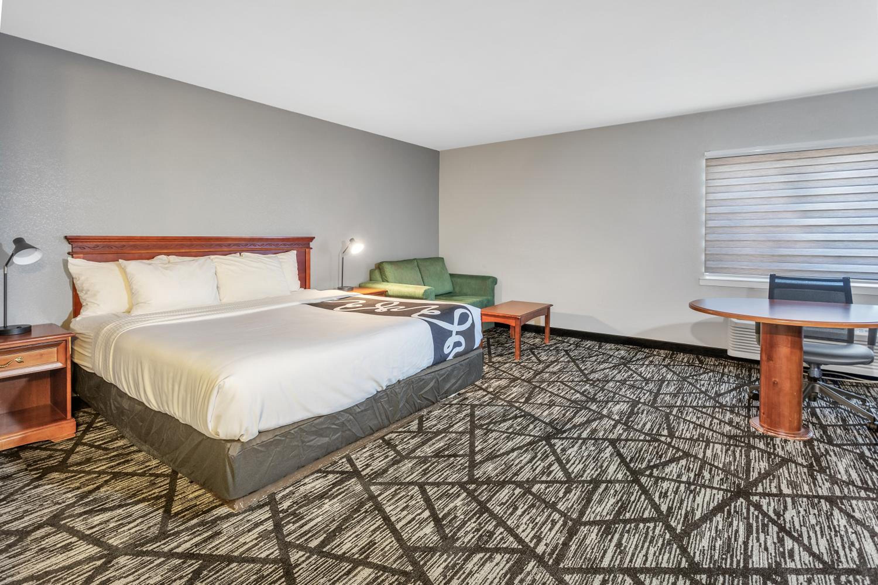 Executive King Room - Photo 4