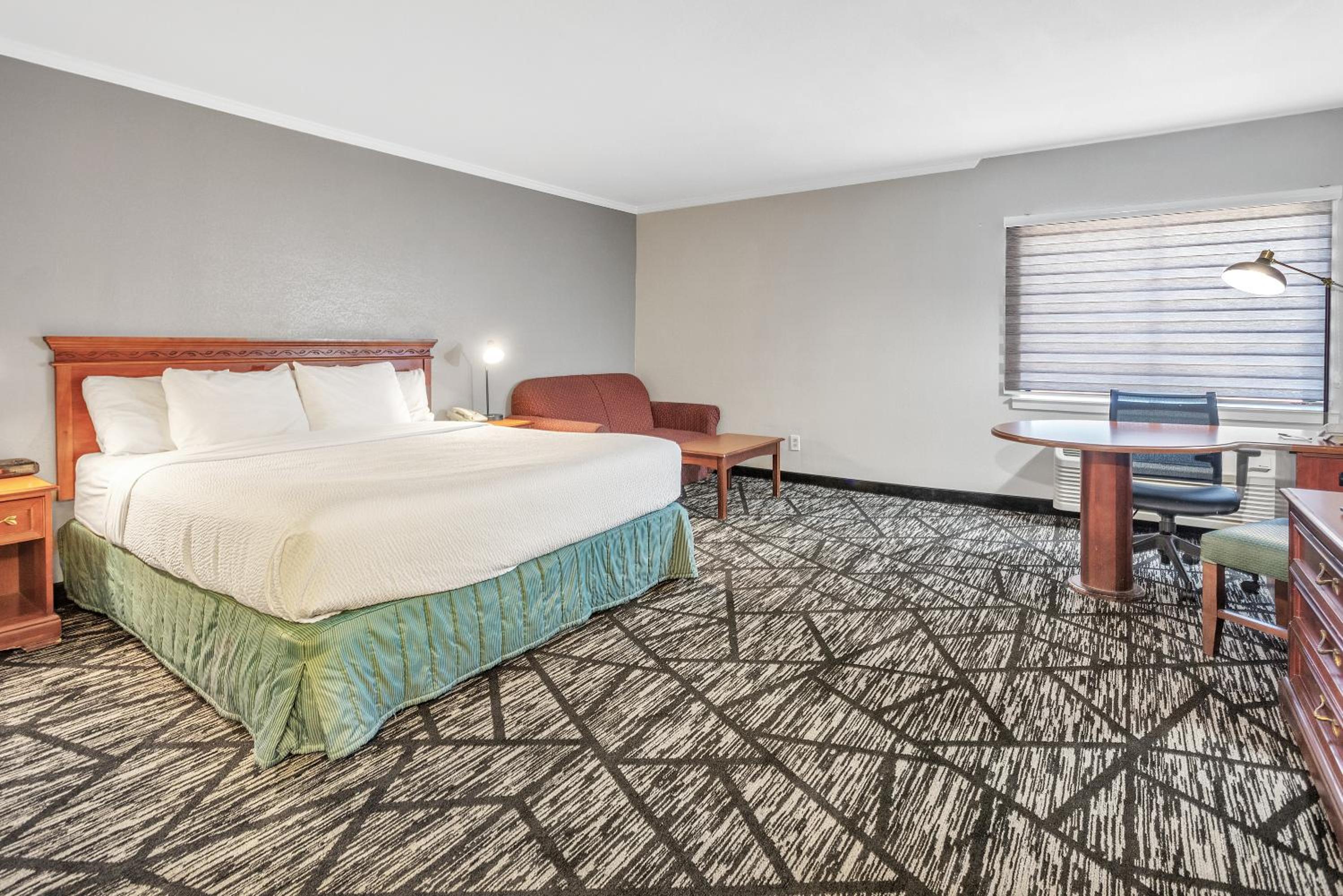 Executive King Room - Photo 1