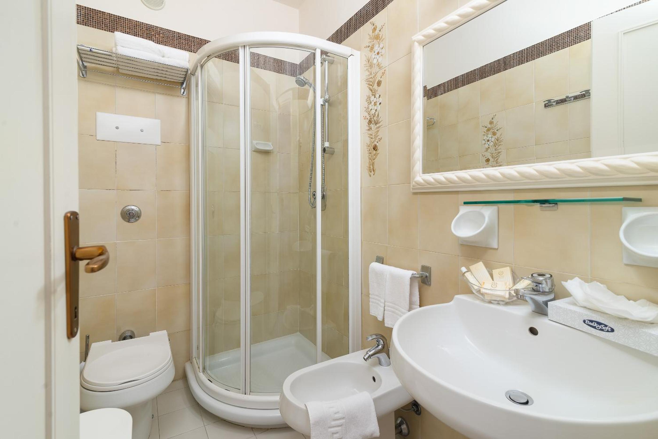 Classic Double or Twin Room - Photo 2