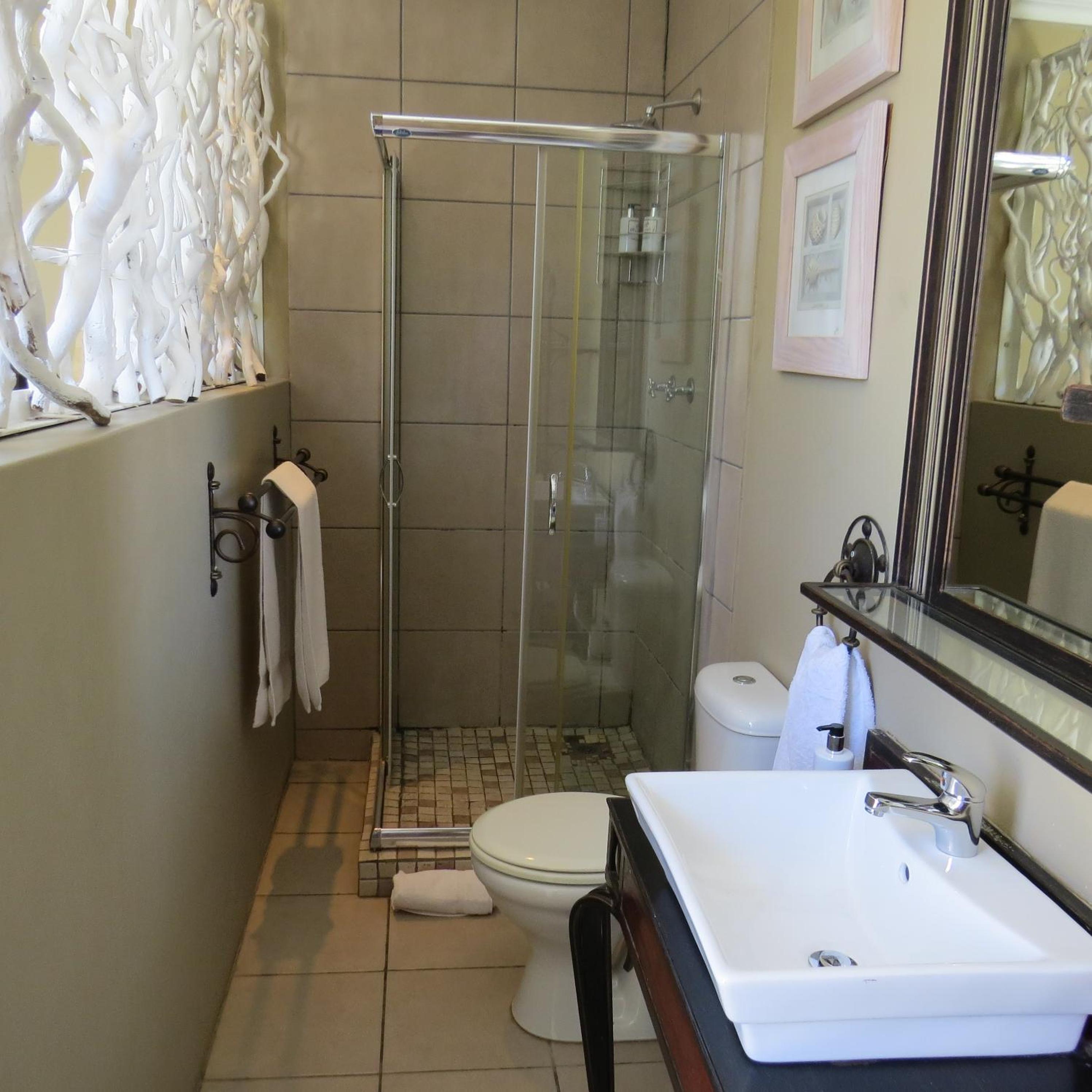 Double Room with Balcony - Photo 2