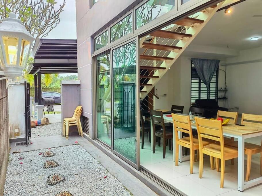 Villa photo 1