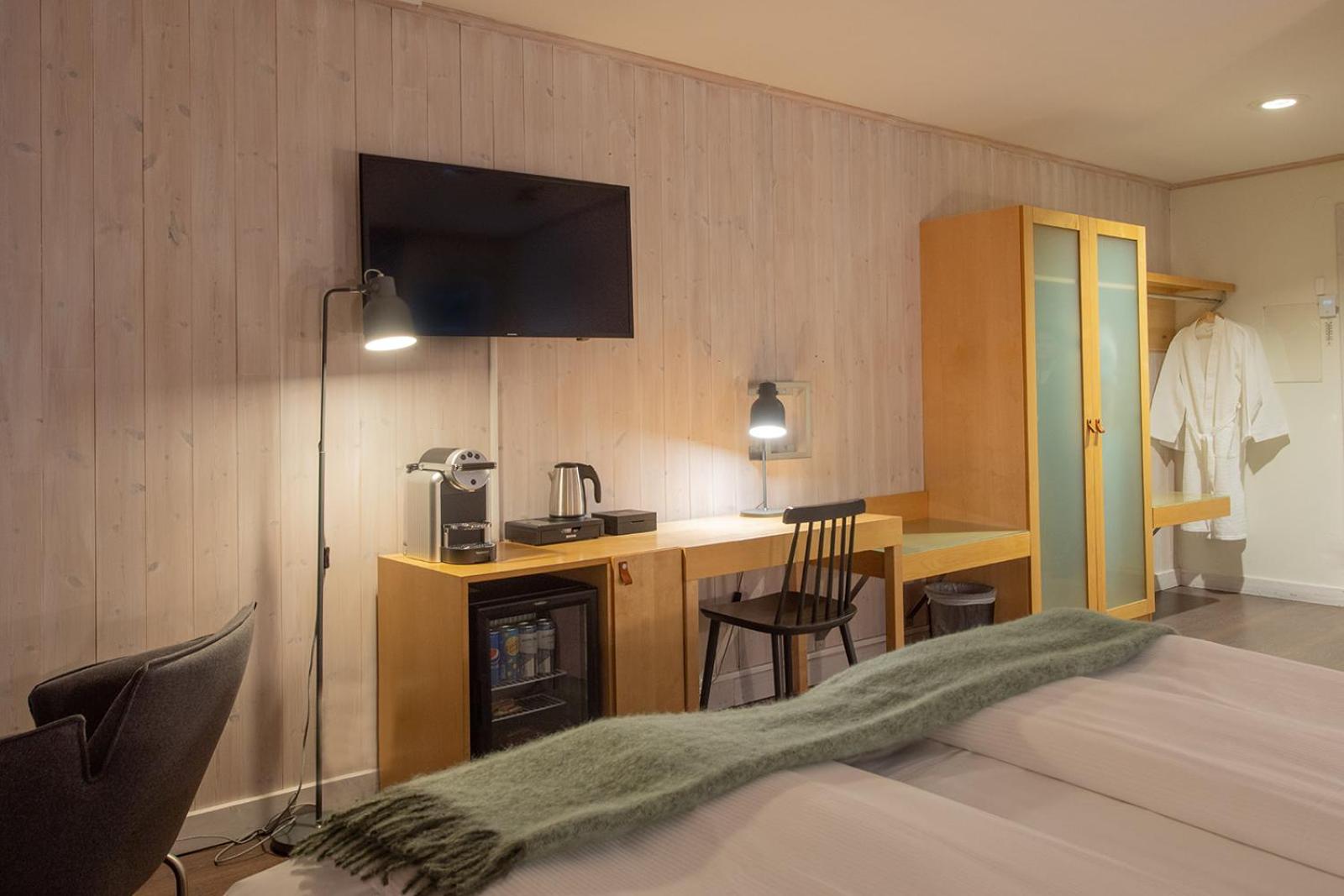 Deluxe Double Room - Warm Room