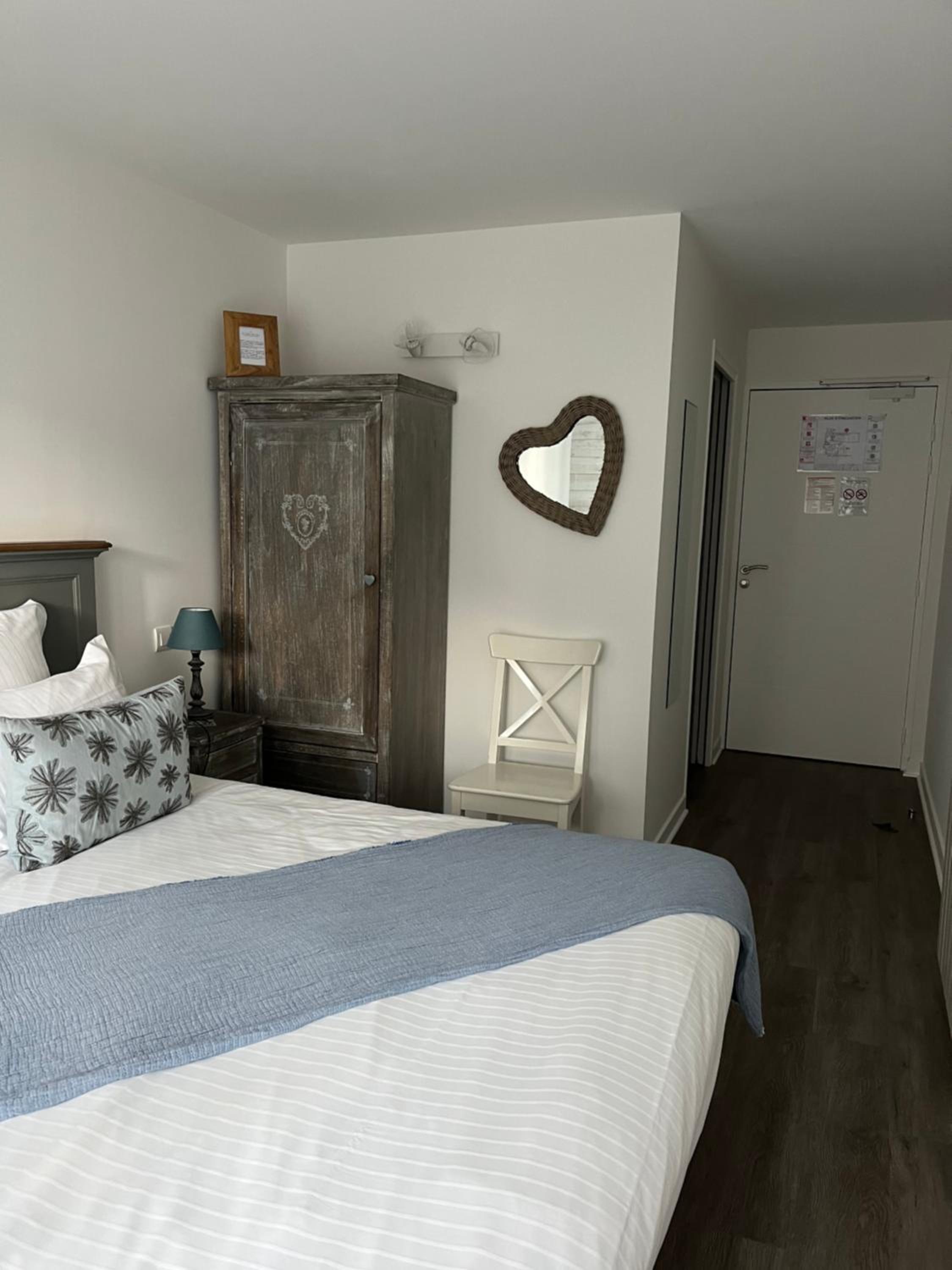 Classic Double or Twin Room photo 2