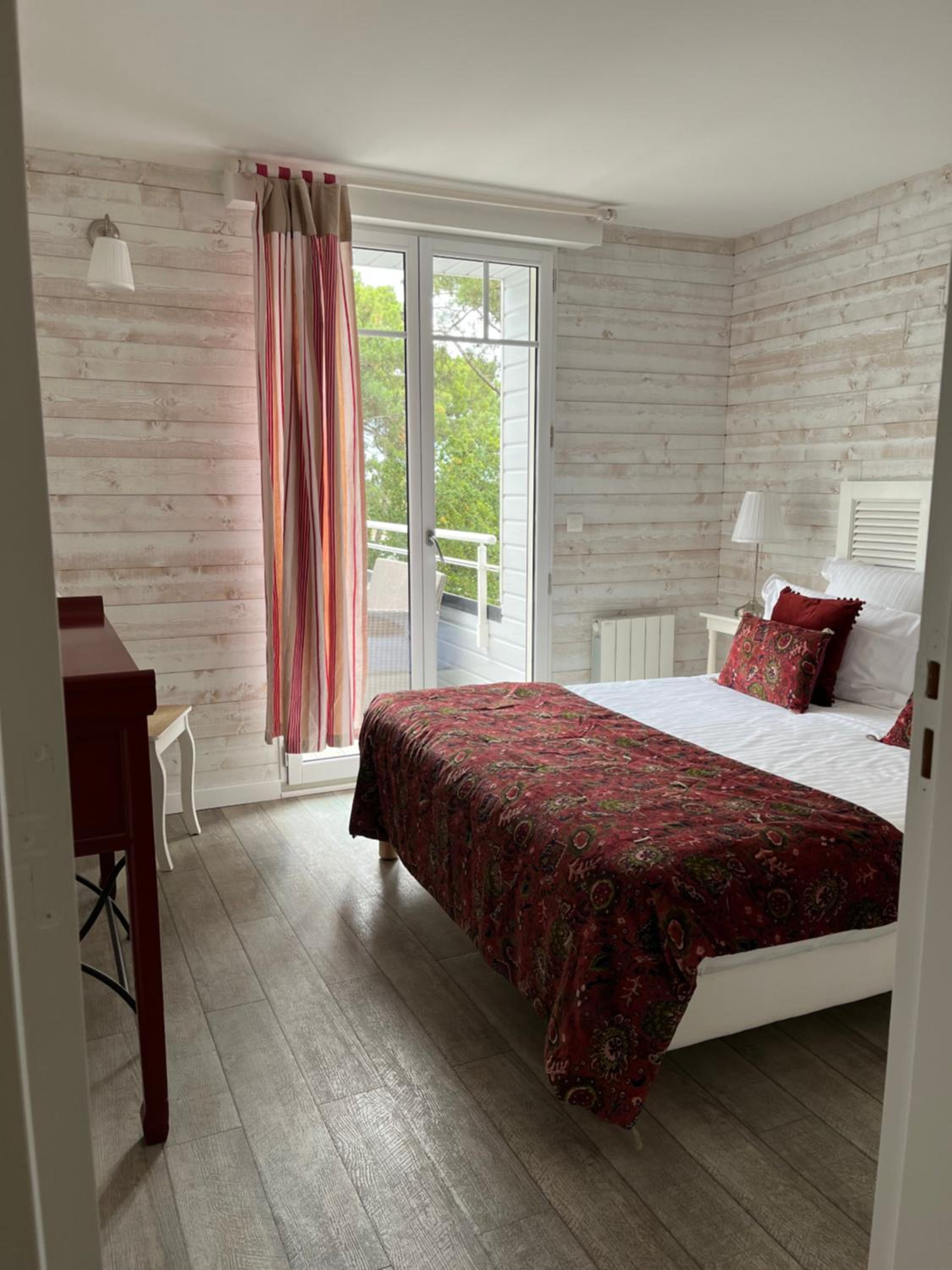 Two-Bedroom Apartment (2 Adults + 2 Children) with Terrace Sea View - Photo 4