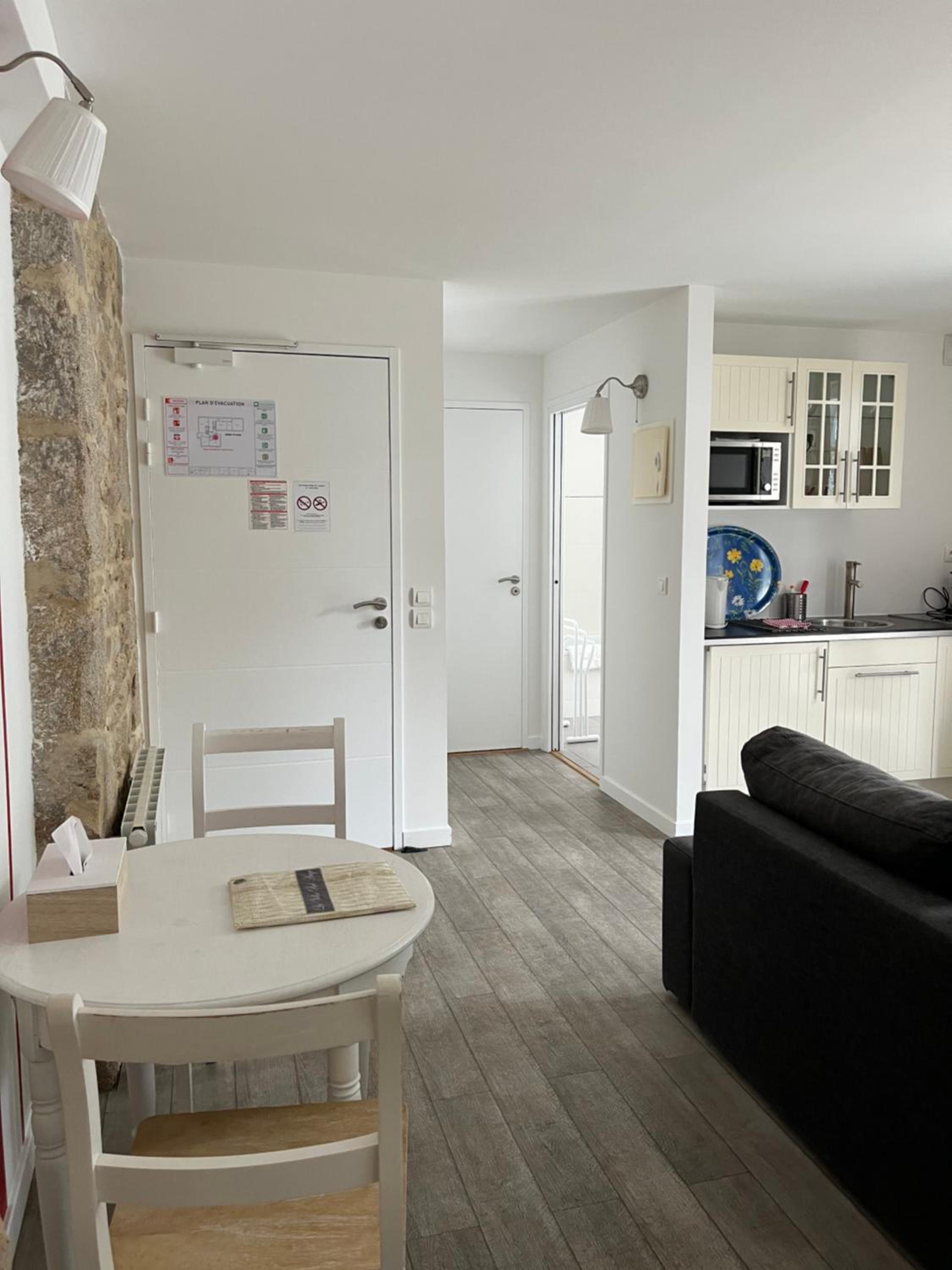 Two-Bedroom Apartment (2 Adults + 2 Children) with Terrace Sea View - Photo 1