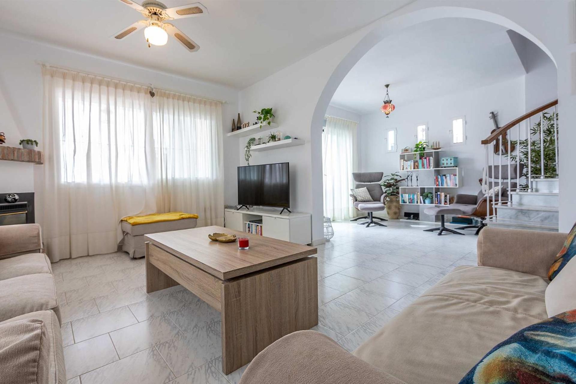 Four-Bedroom House photo 3