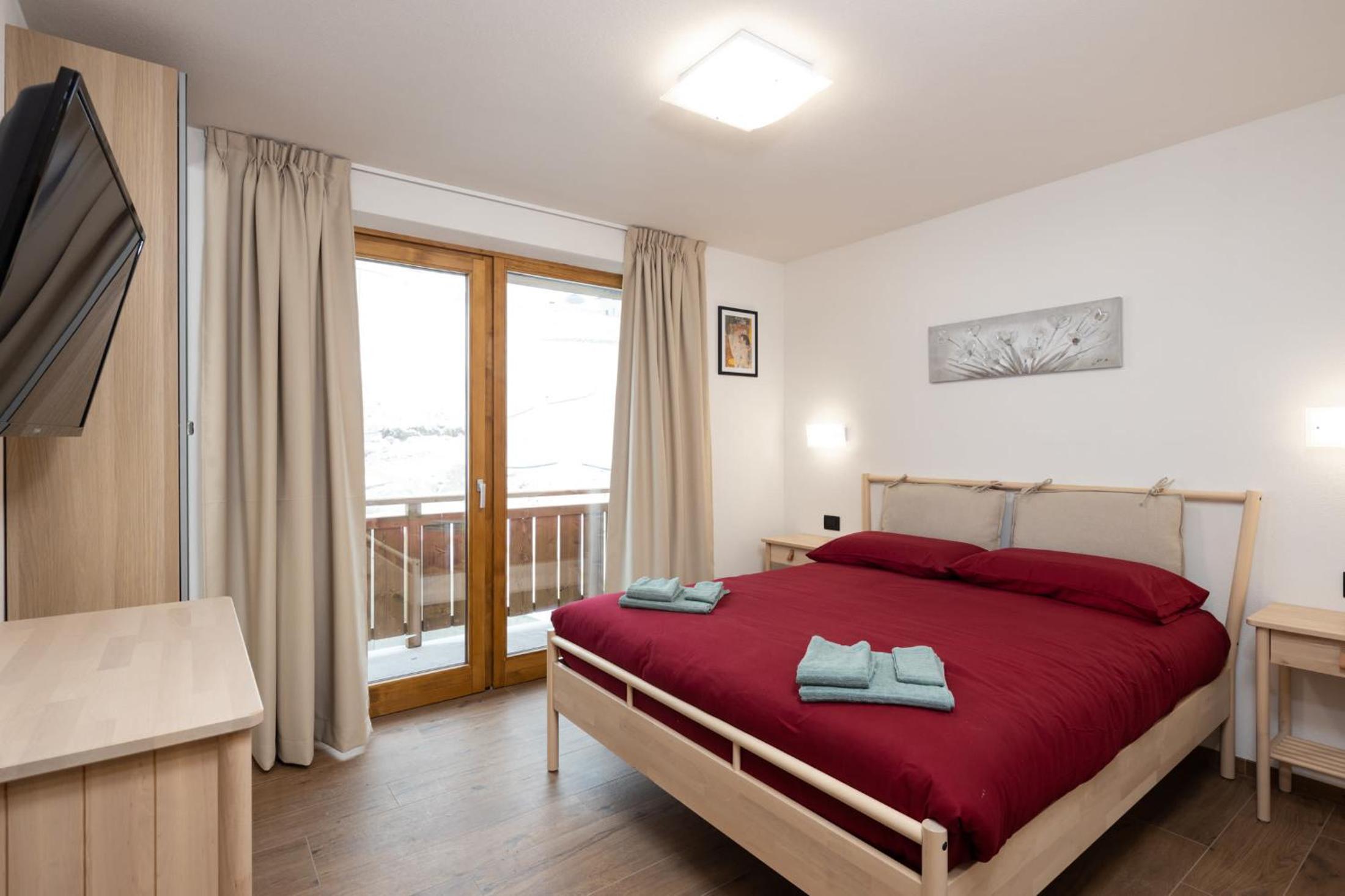 Apartment with Balcony