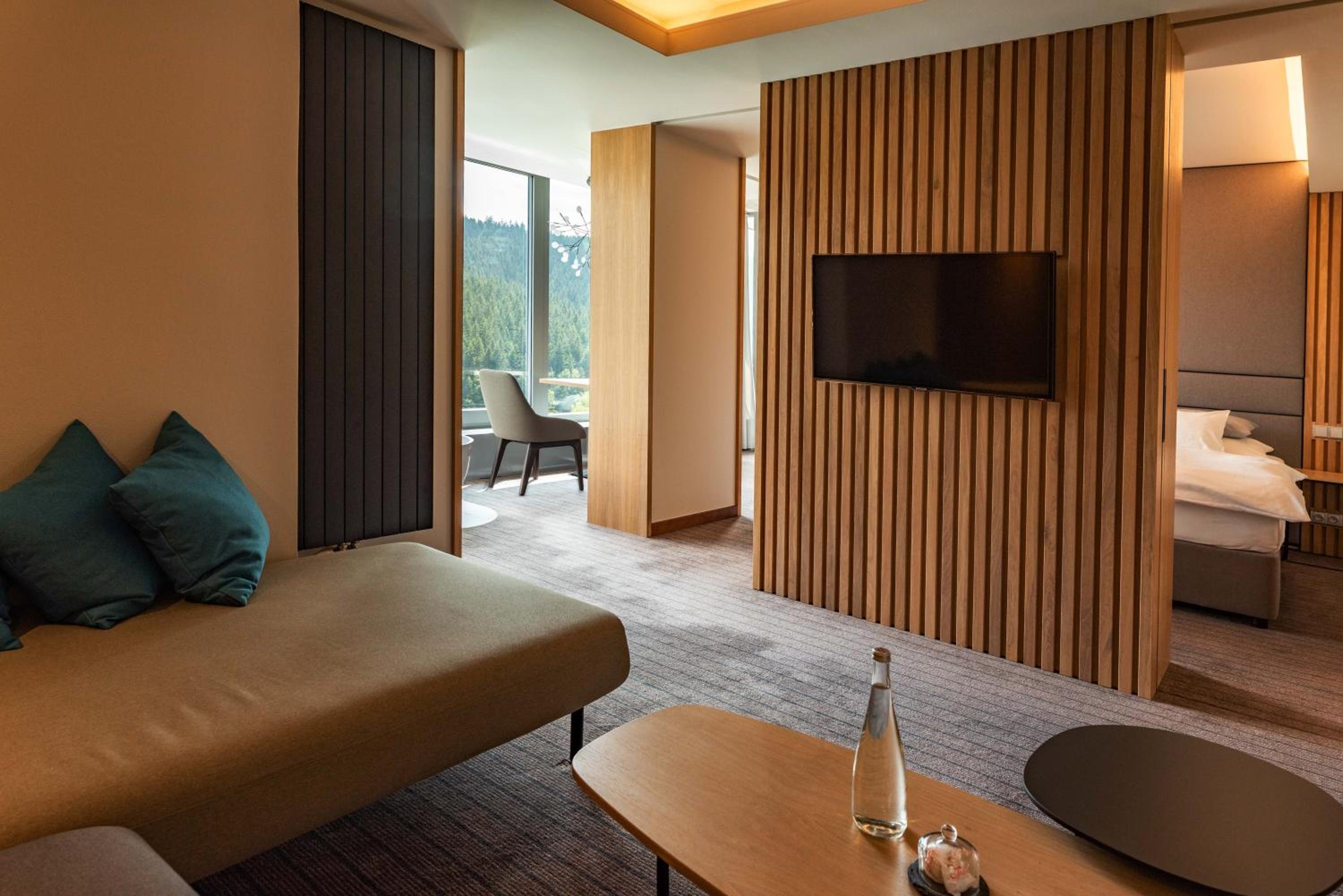 Deluxe Double Room with Balcony photo 2